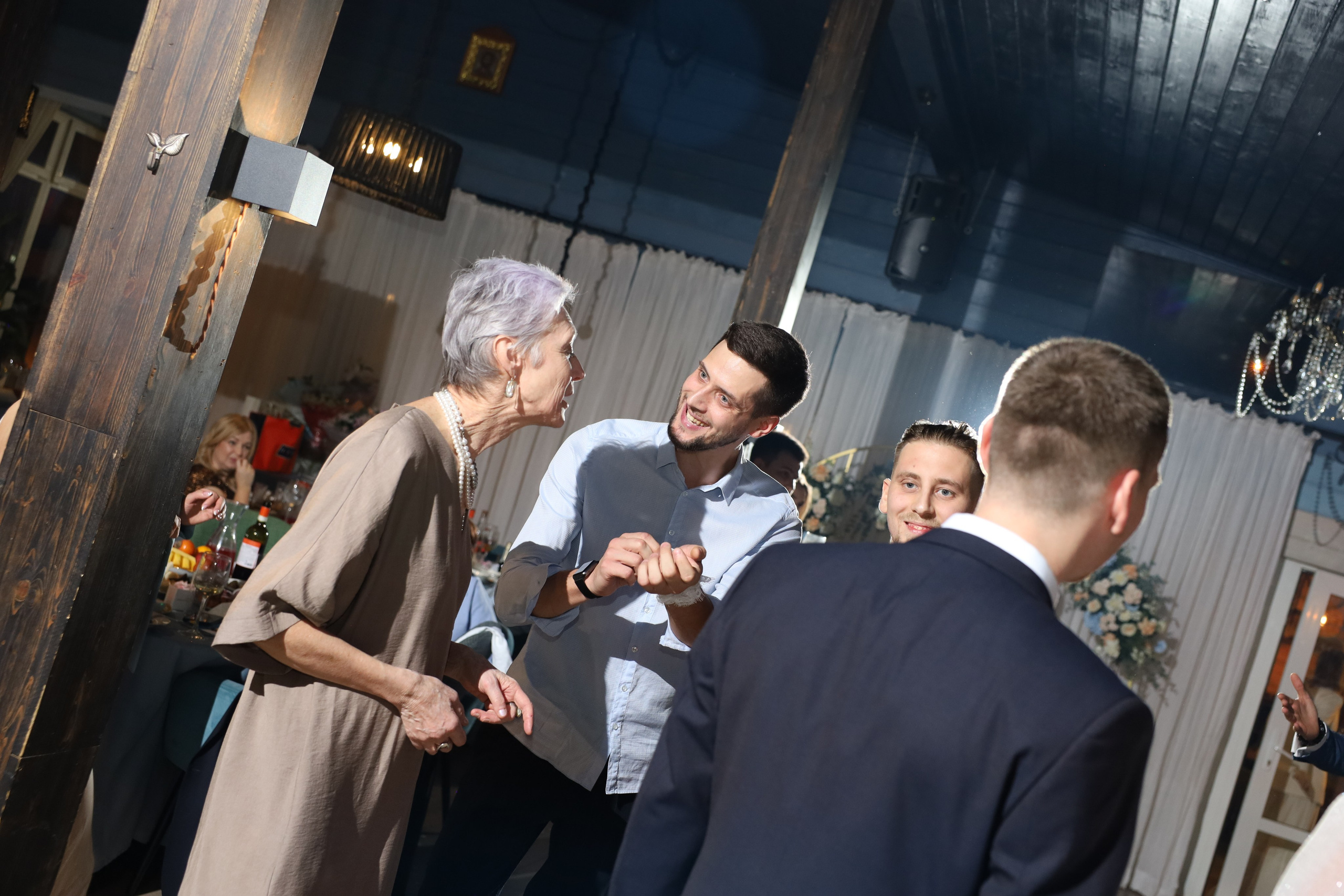 𝒜𝓇𝓉𝑒𝓂 & 𝐿𝓎𝓊𝓈𝓎𝒶 (𝓇𝑒𝓈𝓉𝒶𝓊𝓇𝒶𝓃𝓉). 𝑀𝑜𝓈𝒸𝑜𝓌. Свадебный фотограф в Санкт-Петербурге