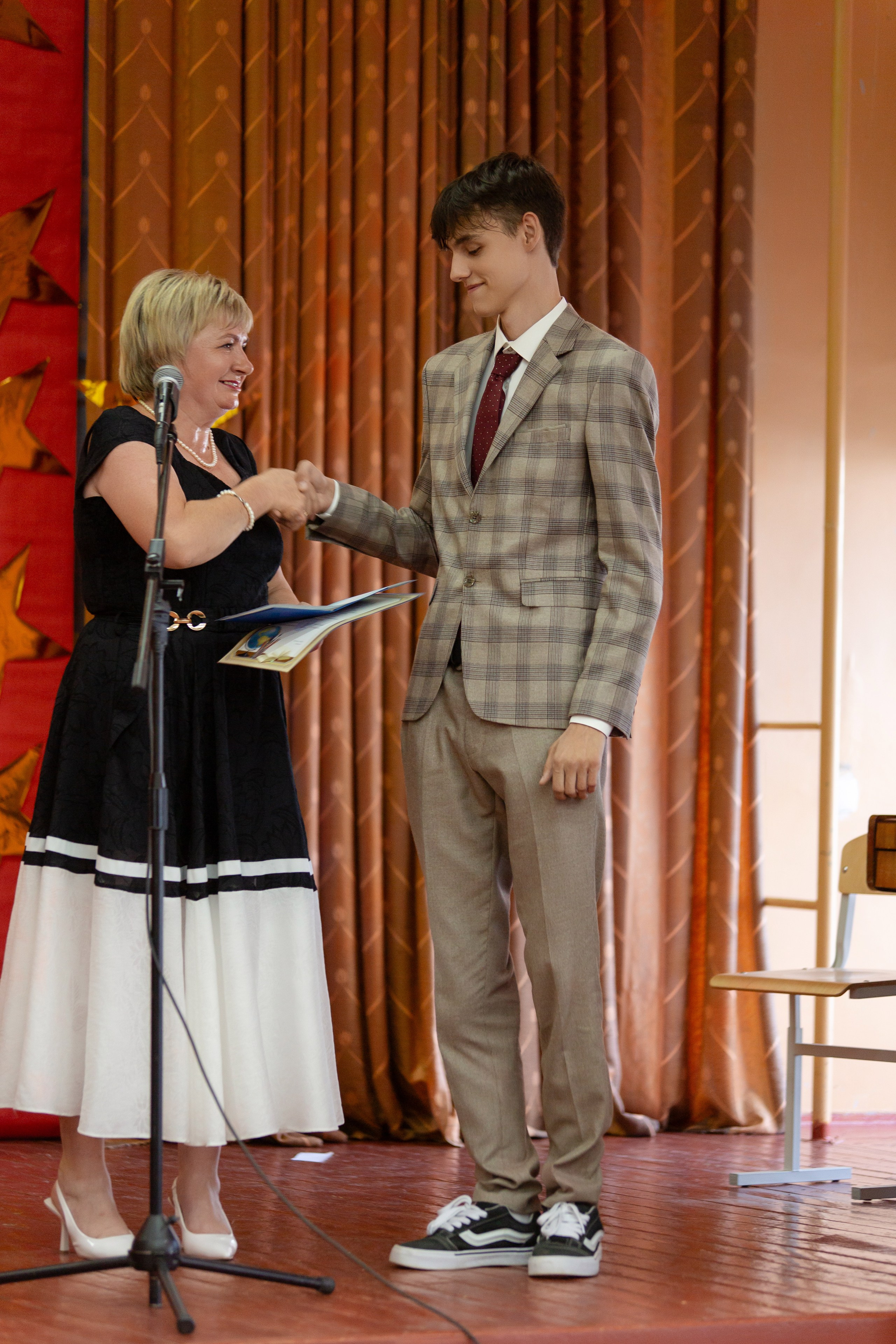 ВРУЧЕНИЕ ДИПЛОМОВ 9 ШКОЛА 2024 г. ТВОЙ АЛЬБОМ / ТВОИ ПРАВИЛА