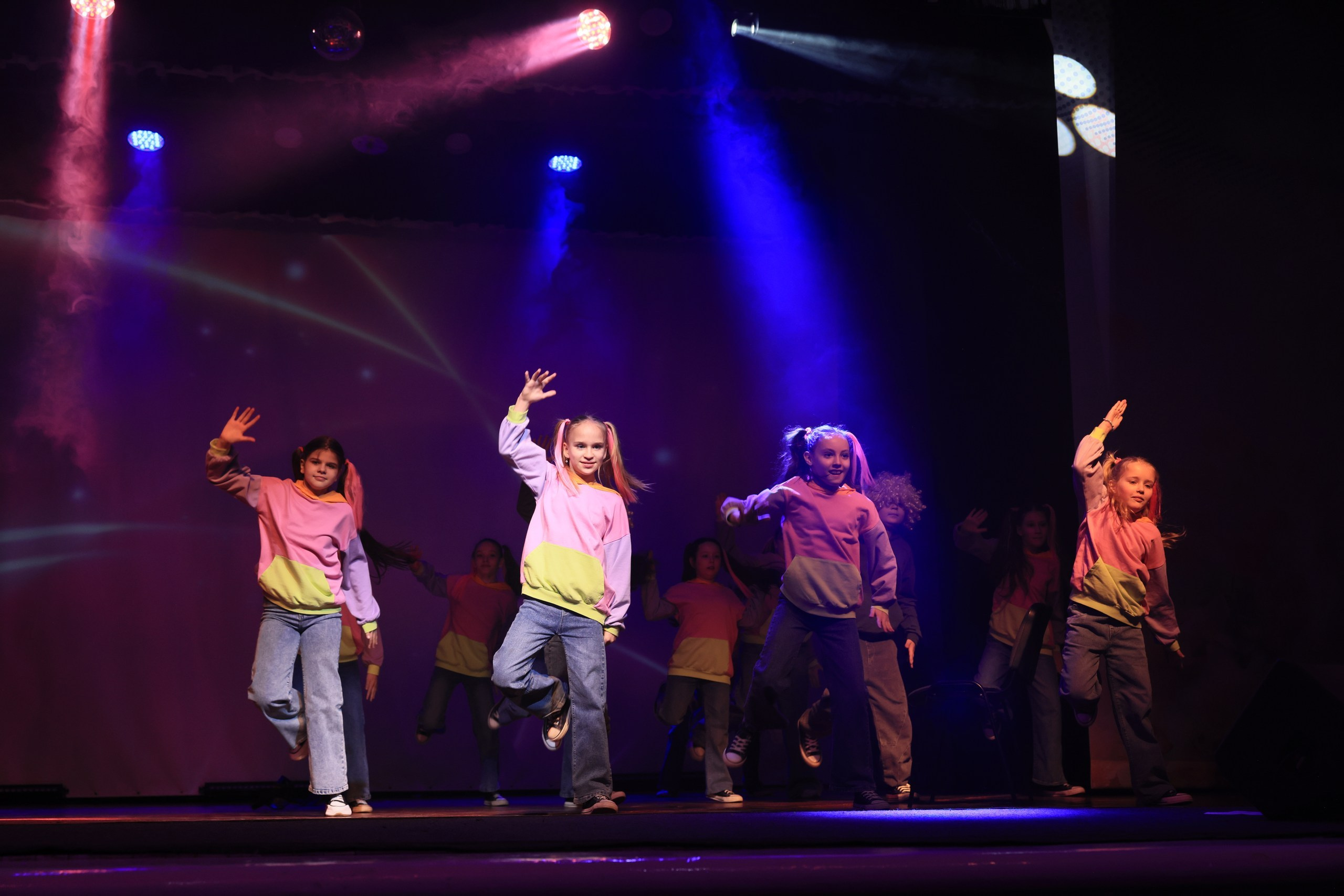 Концерт к 8 Марта в ДК «Металлург» г. Тула. Фотограф в Туле Крупский АнДРей. Фотостудия «КАДР71» в Туле