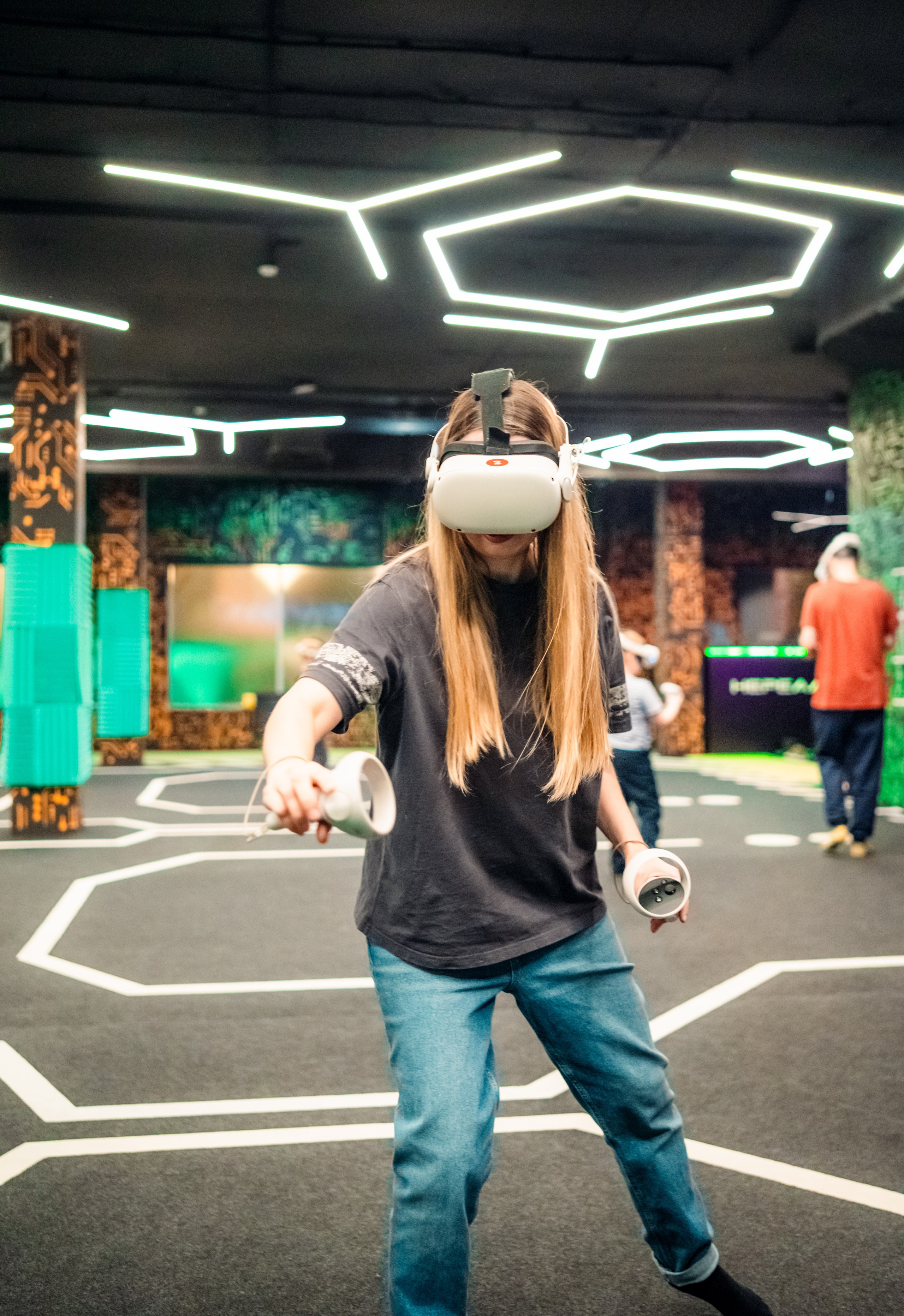 VR (November-December 2024). Felixtones