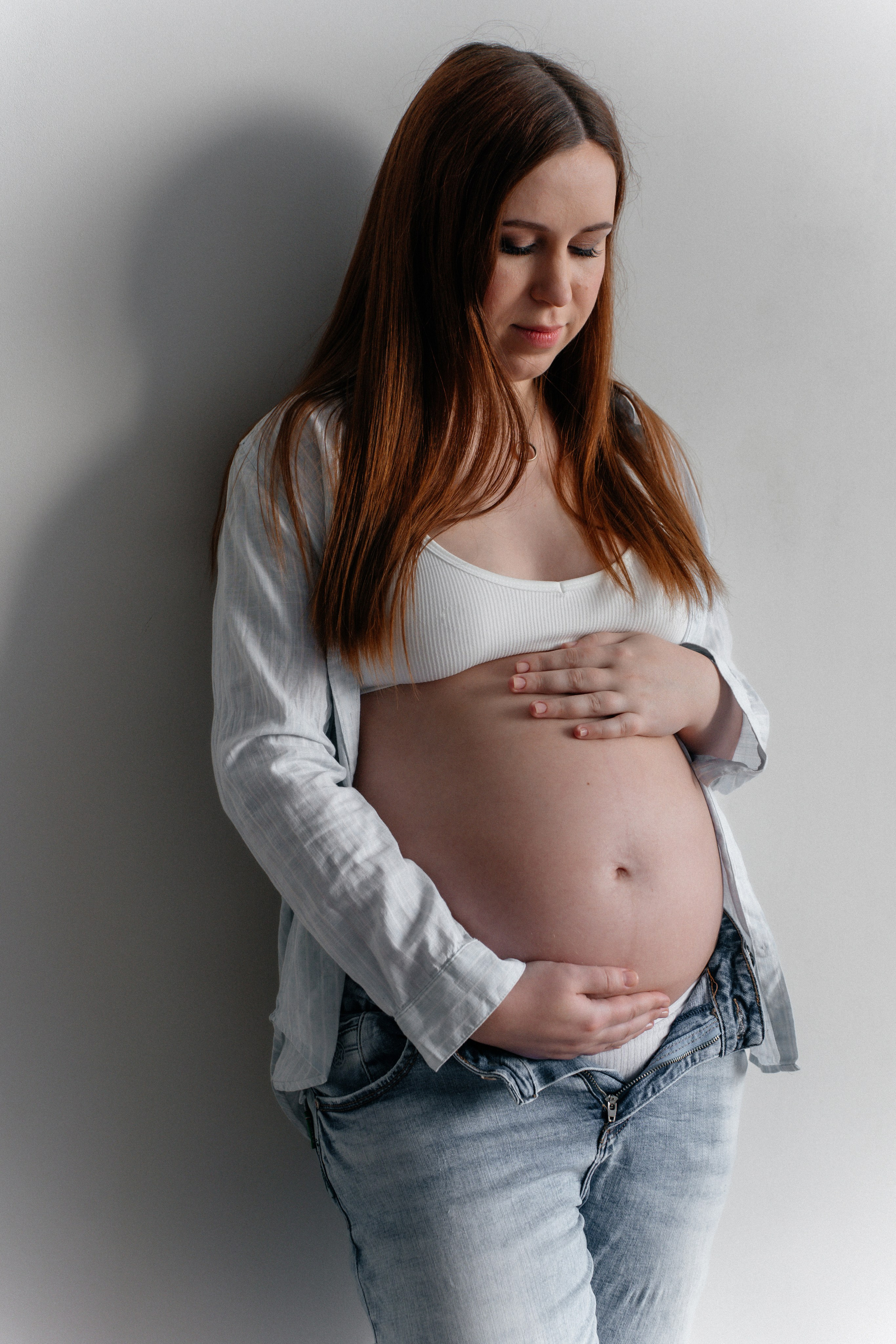 Нежность ожидания: фотосессия беременной девушки. Ваш семейный фотограф в Минске — Вика Трегубова