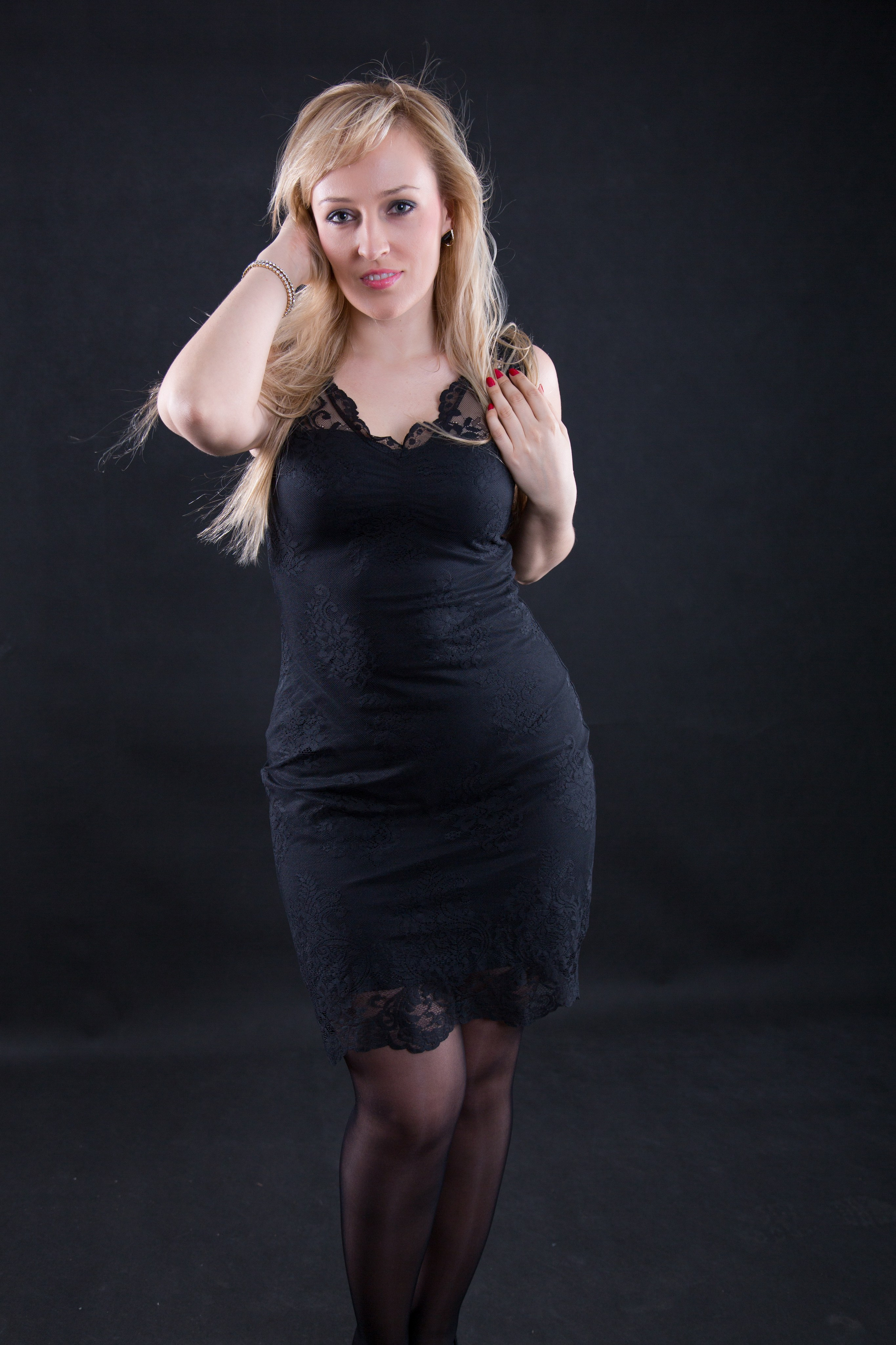 Съемка в студии красивой девушки в Воронеже. Свадебный и семейный фотограф в Воронеже Андрей Валин