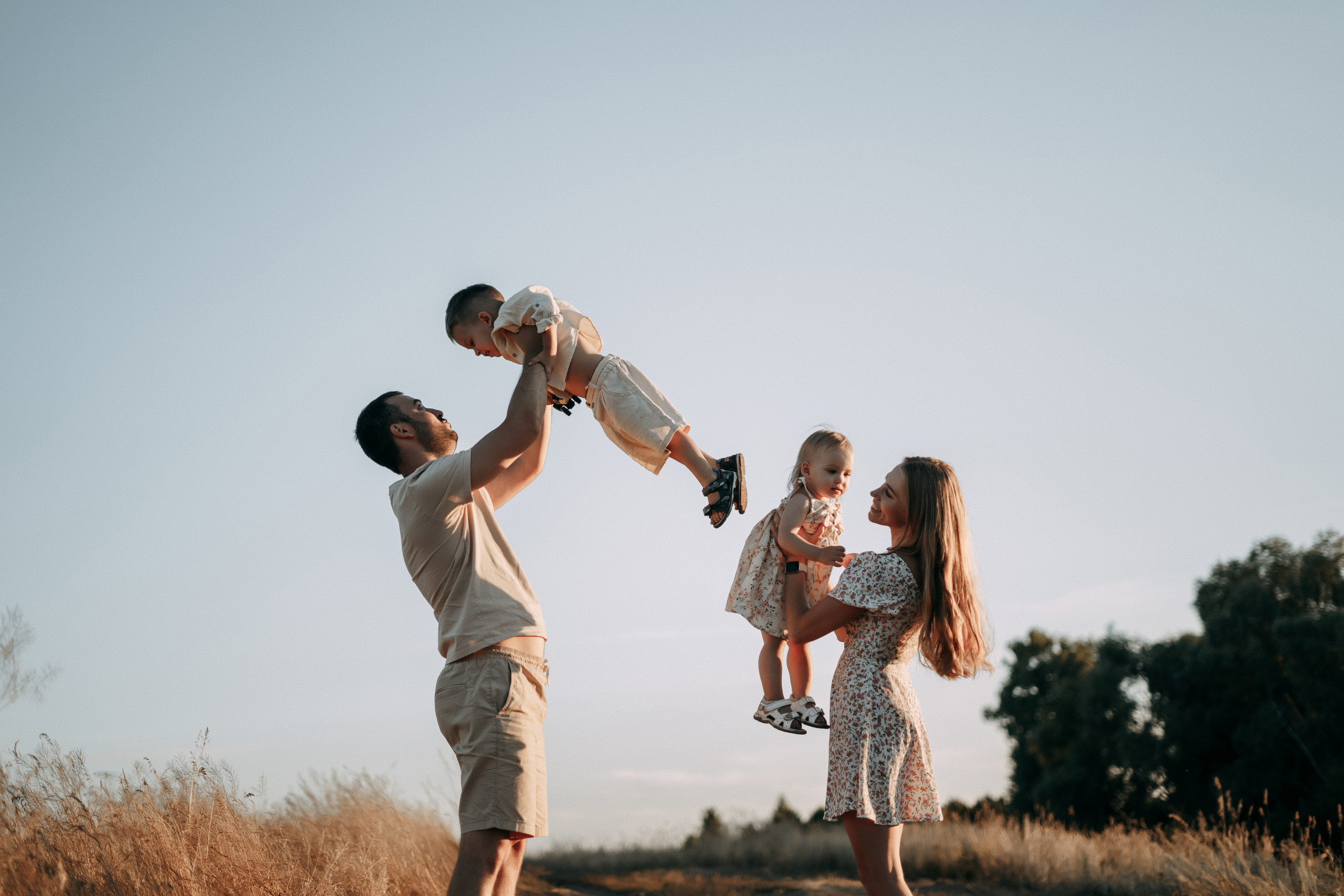 На берегу реки. Свадебный и семейный фотограф в Димитровграде Ольга Грызлова
