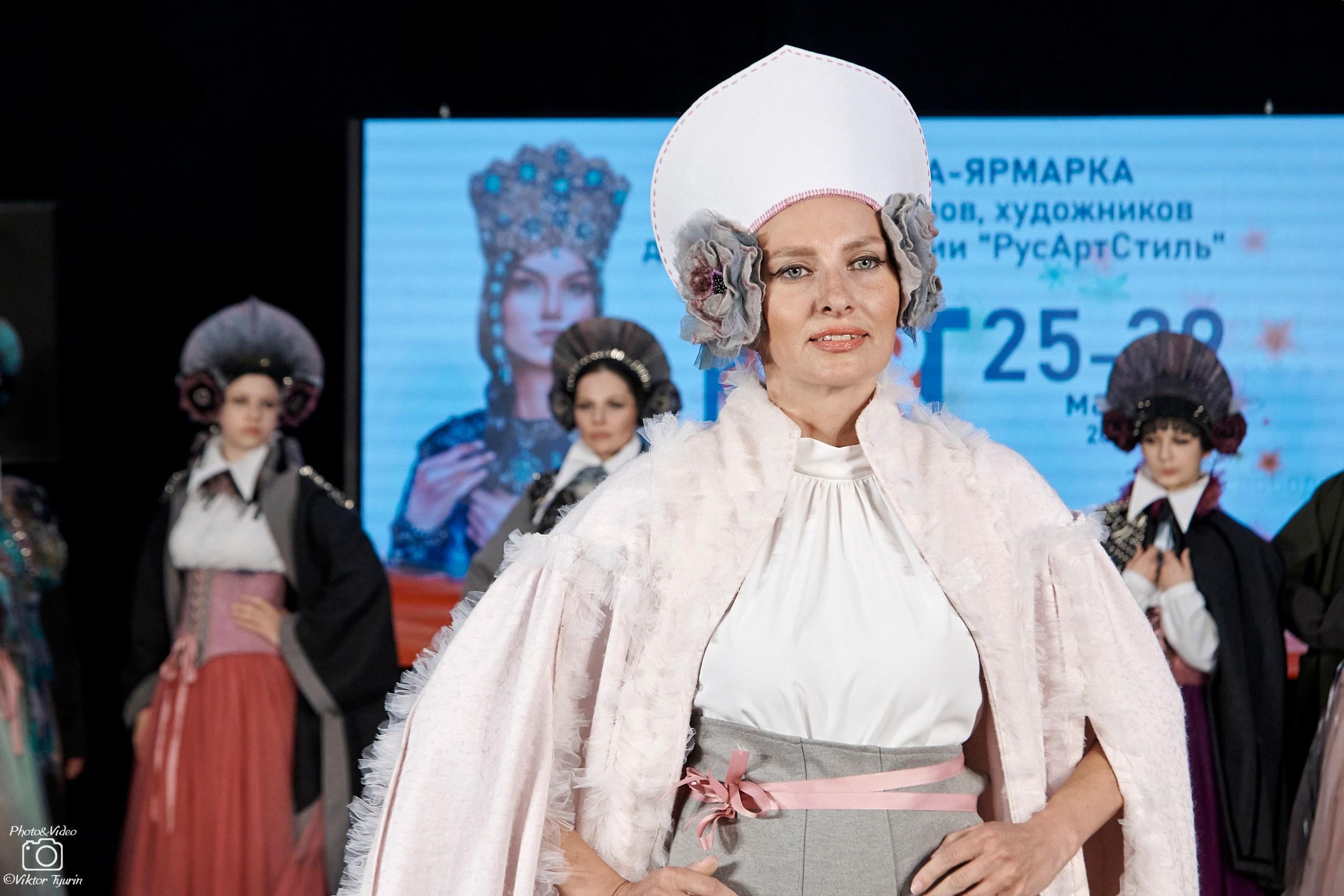 Показ Светлана Оспищевой на выставке РусАрт 25.03.2026. Фотограф Виктор Тюрин
