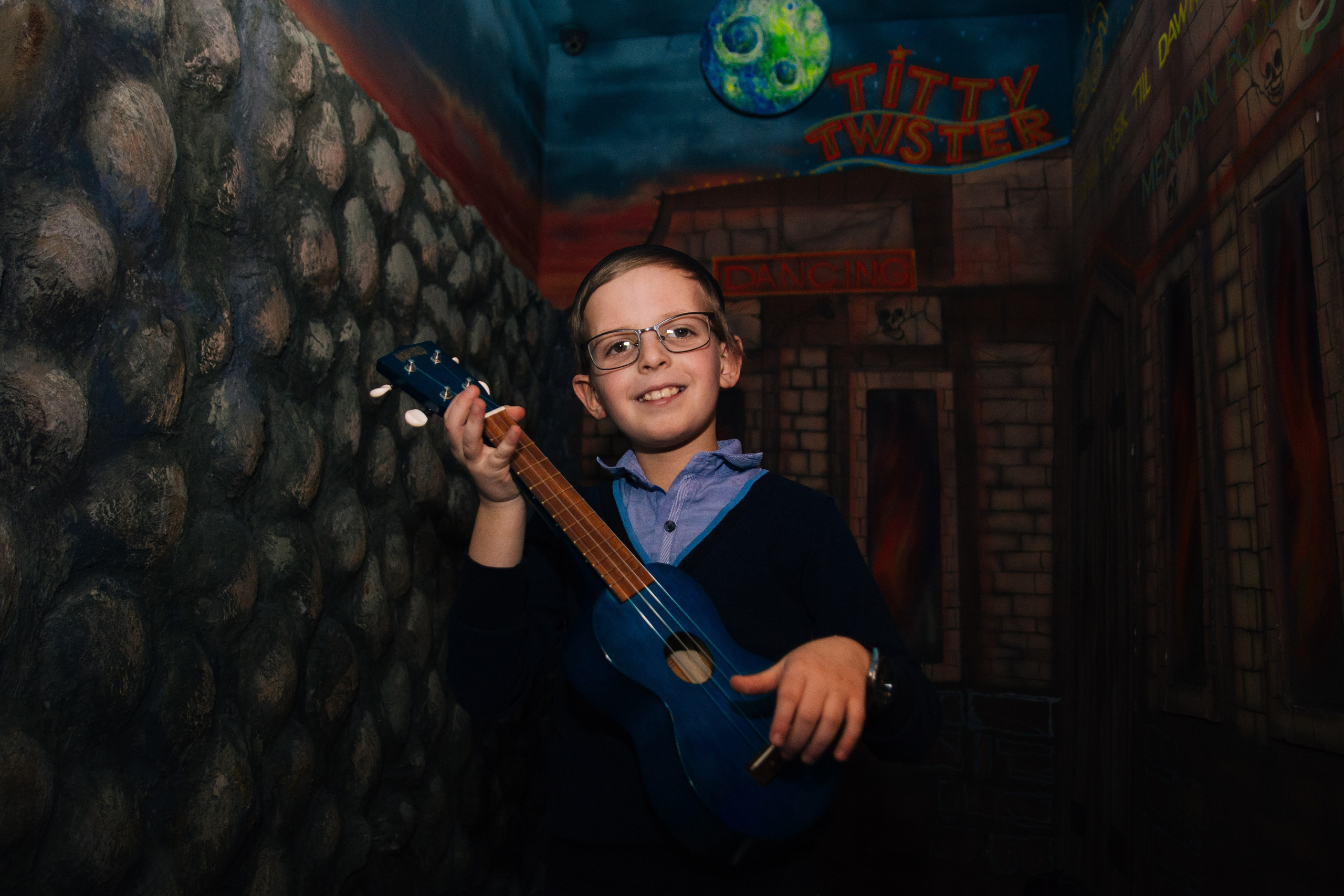 Квест в Нелогике. Фотограф в Москве. Индивидуальные и парные съёмки, мероприятия, промо-съёмки для артистов