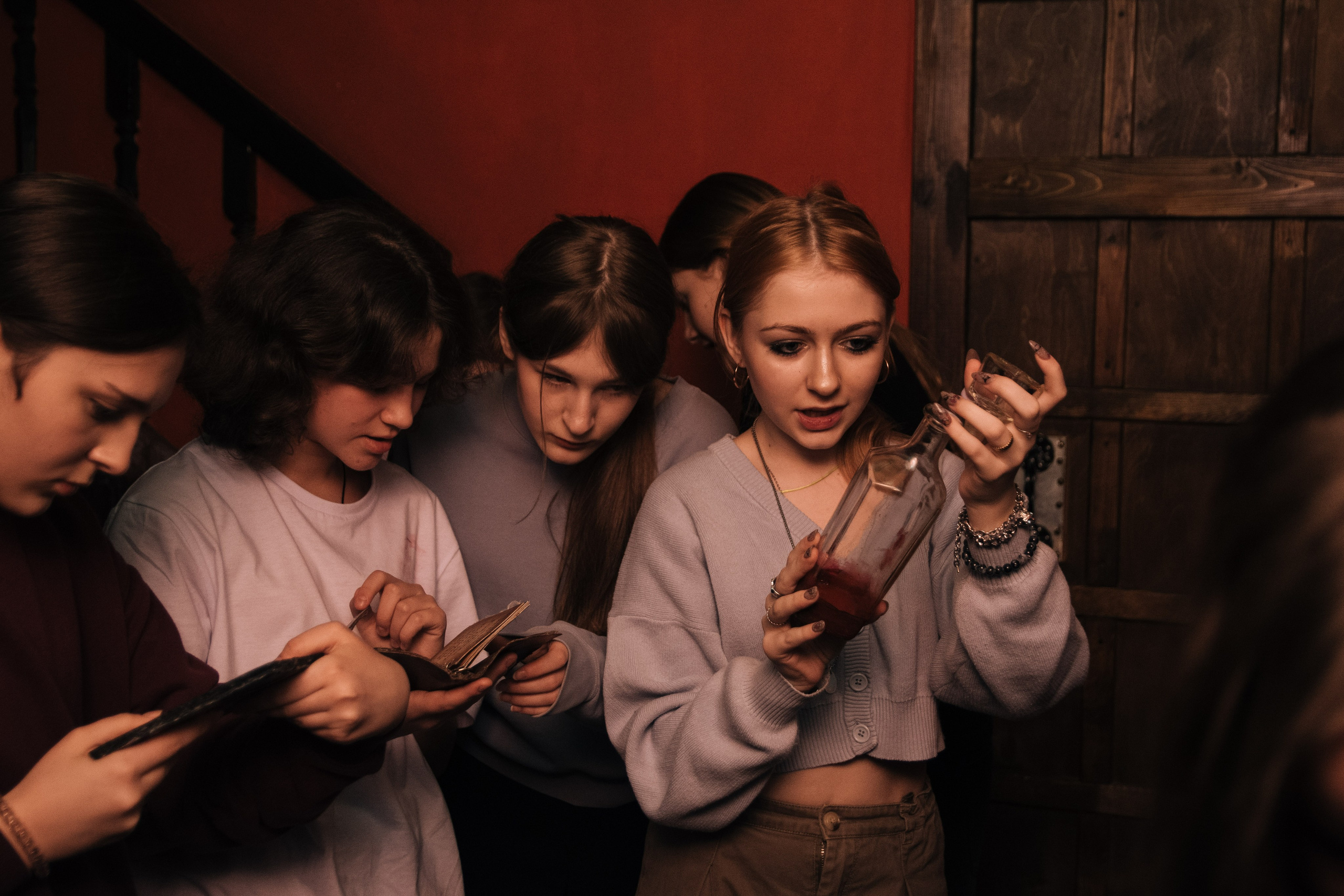 Квест в Нелогике. Фотограф в Москве. Индивидуальные и парные съёмки, мероприятия, промо-съёмки для артистов