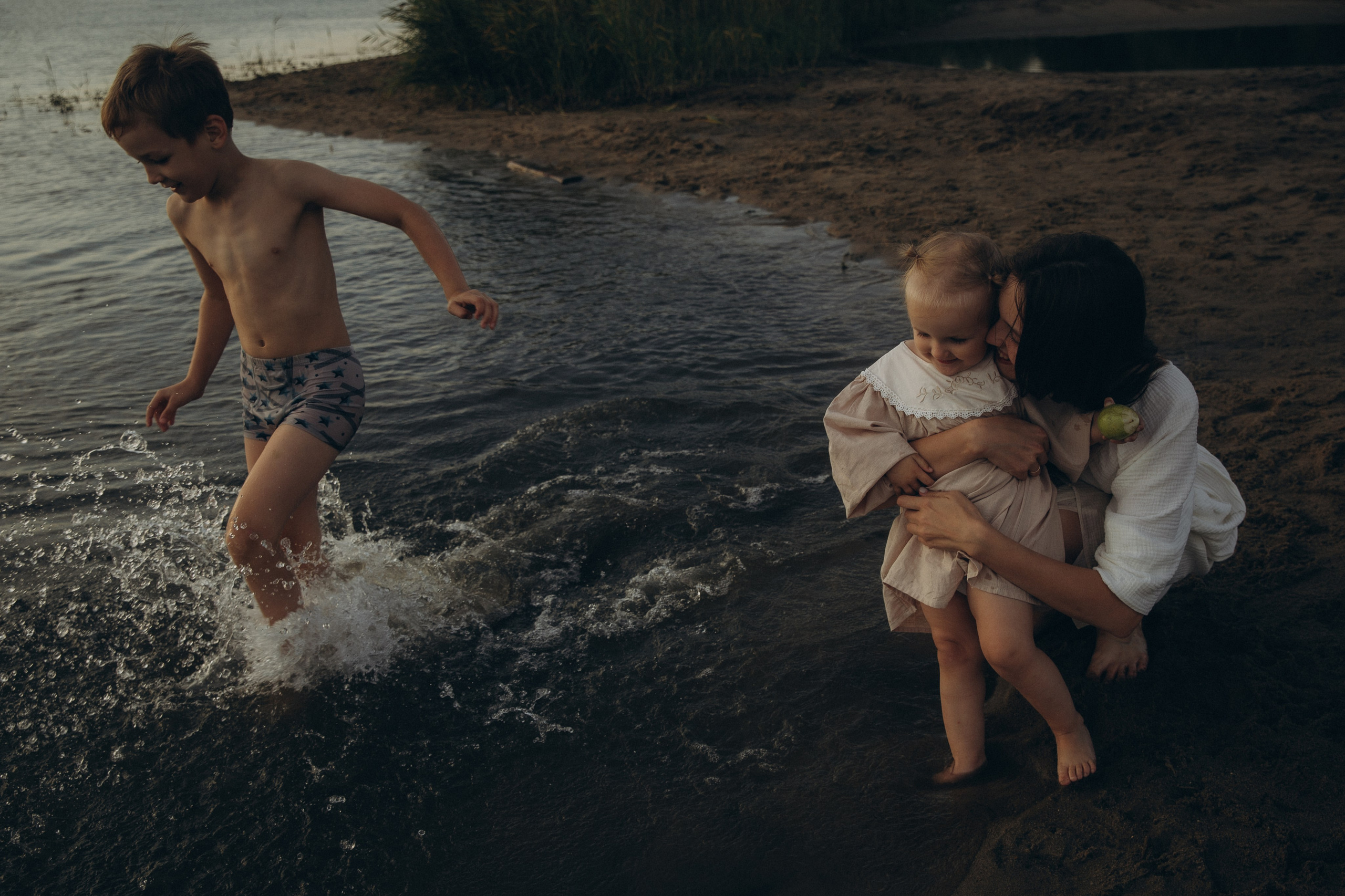 У озера. Фотограф  Челябинск Варвара Шарапова