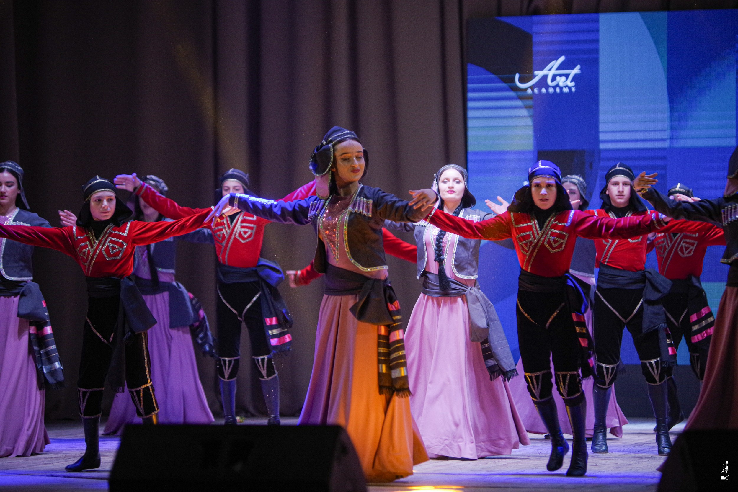 Танцы в Хоби. Портретный фотограф Денис Милютин