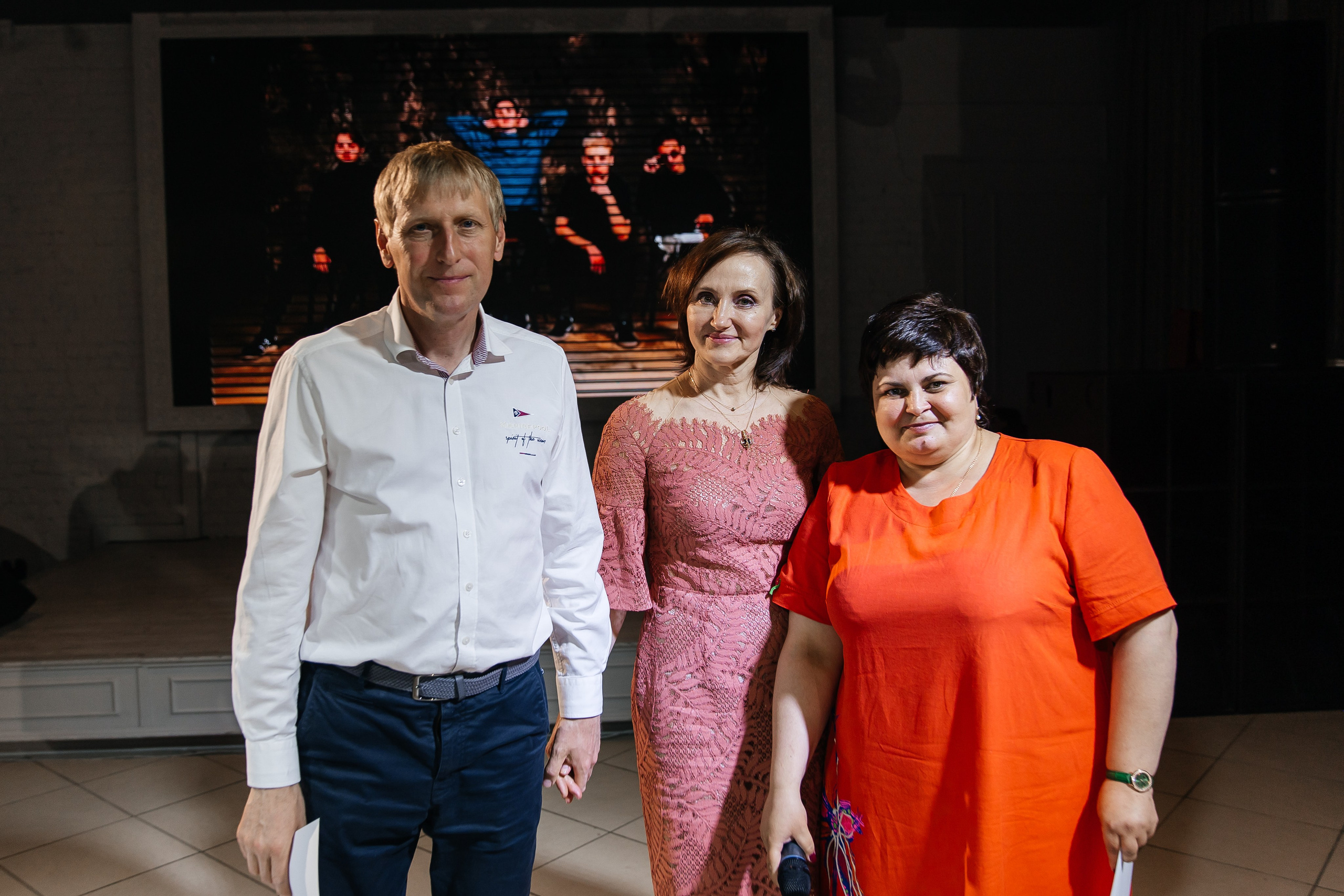 2023-06-23 Выпускной МБОУ СОШ № 10. Фотограф в Красноярске