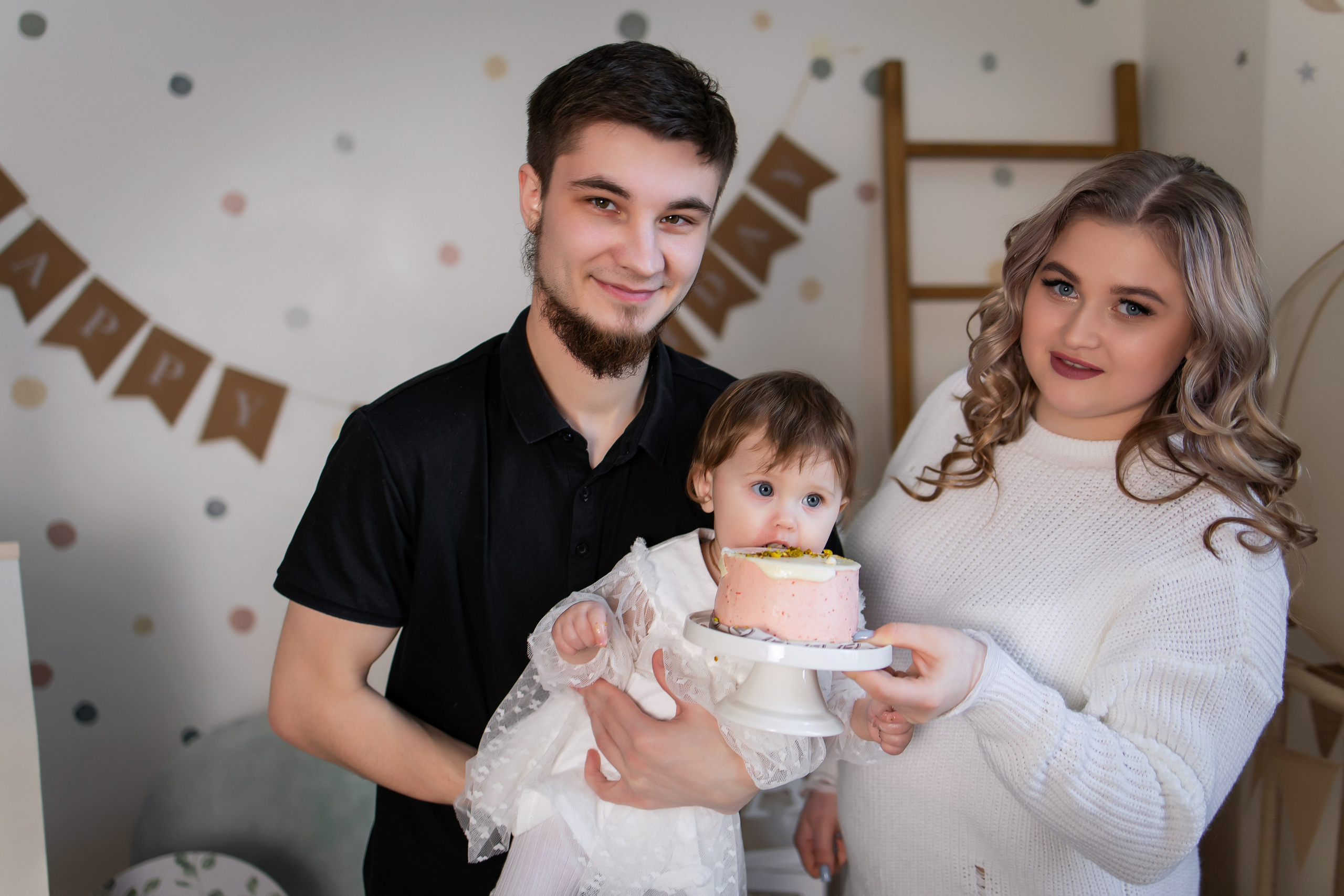 Ваши фотографии. Интерьерная фотостудия Background в Омске