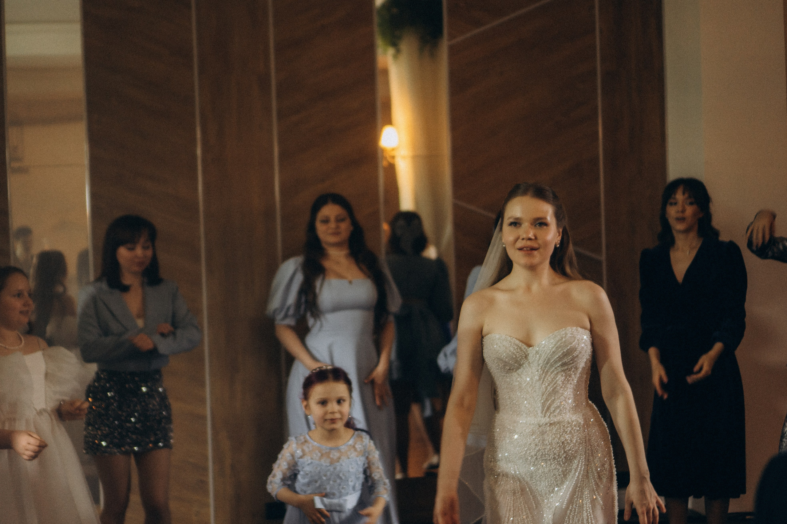 СВАДЕБНАЯ СЬЕМКА СБОРОВ В ОТЕЛЕ И ВЫЕЗД НА ЦЕРЕМОНИЮ (СНЯТО В СИБИРЕ В НИЖНЕВАРТОВСКЕ). Профессиональный фотограф, Санкт-Петербург — Виктория Богомолова