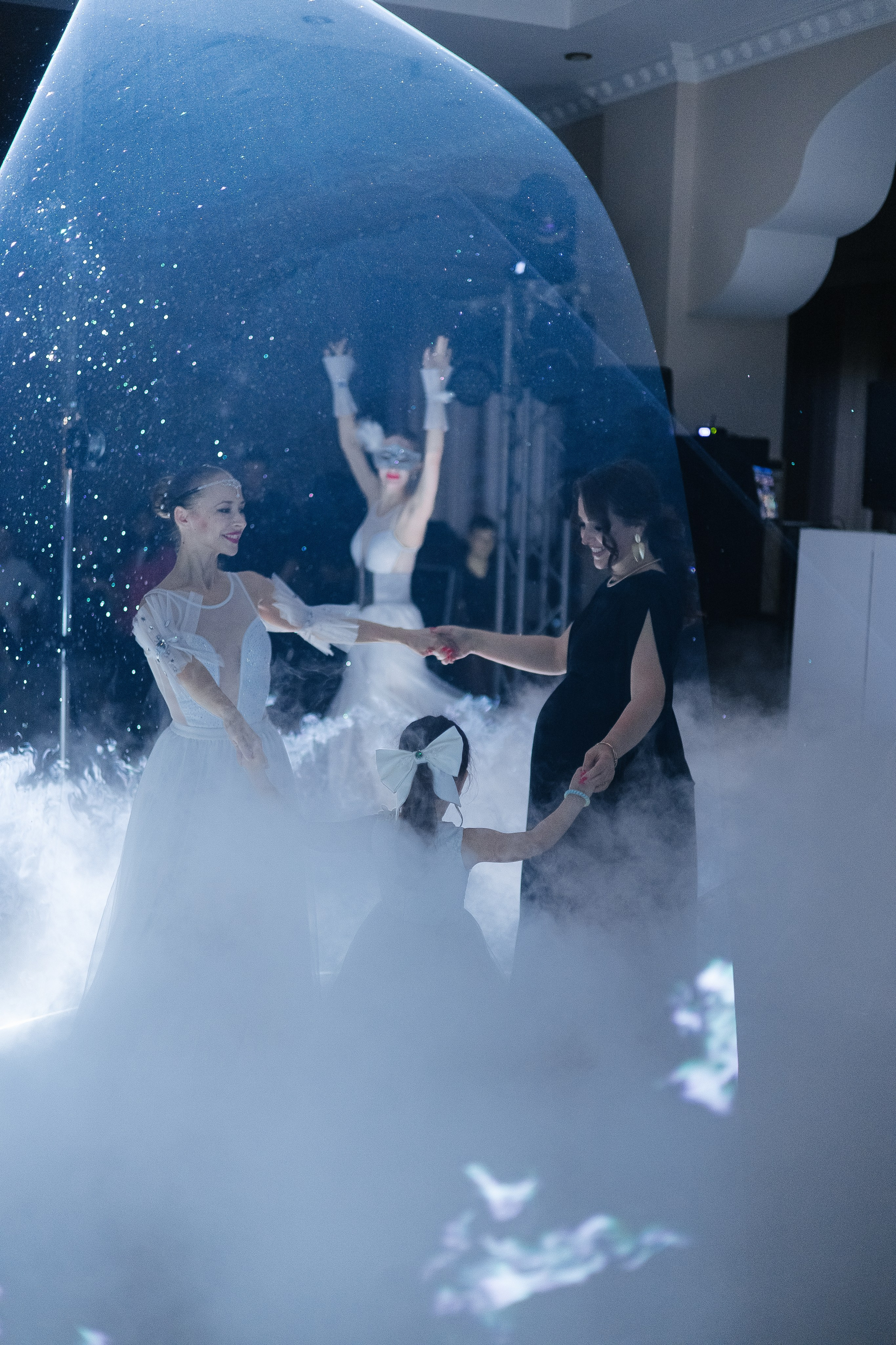 Ани и Назели. 35&5 День рождения, «Янтарь». Фотограф в Красноярске Надежда Воскресенская