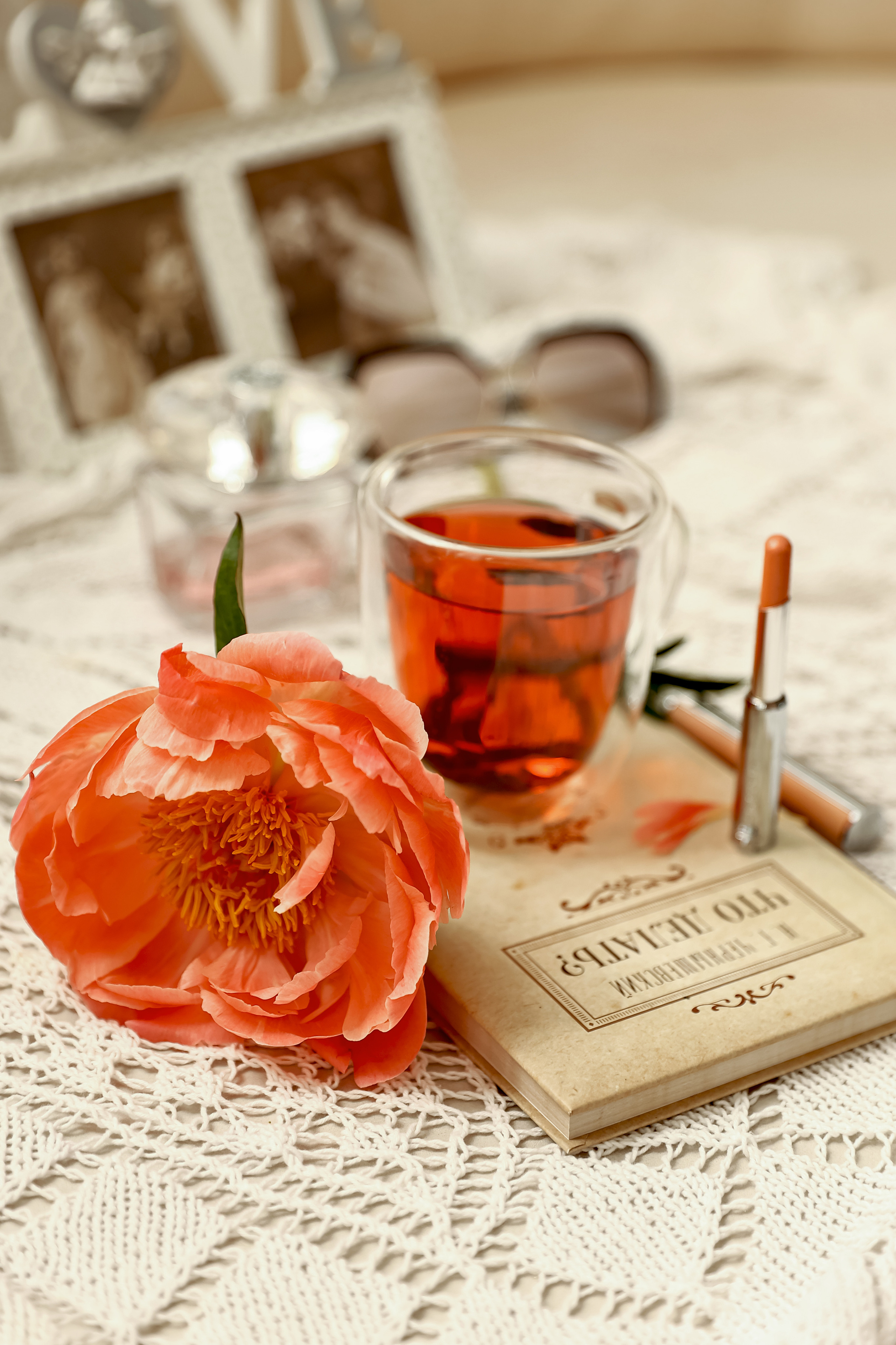 Предметная съемка, цветы, открытки. Фотограф — Татьяна Кириллова, г. Санкт-Петербург