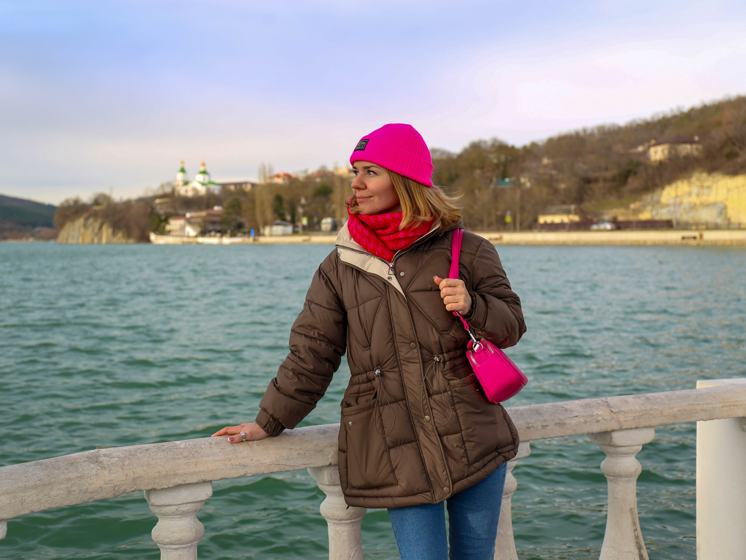 Зимняя фотосессия в Абрау-Дюрсо. Семейный и детский фотограф Екатерина Черняева. Снимаю портреты, love story, фотопрогулки, работаю на улице, в кафе, студии, дома у клиента