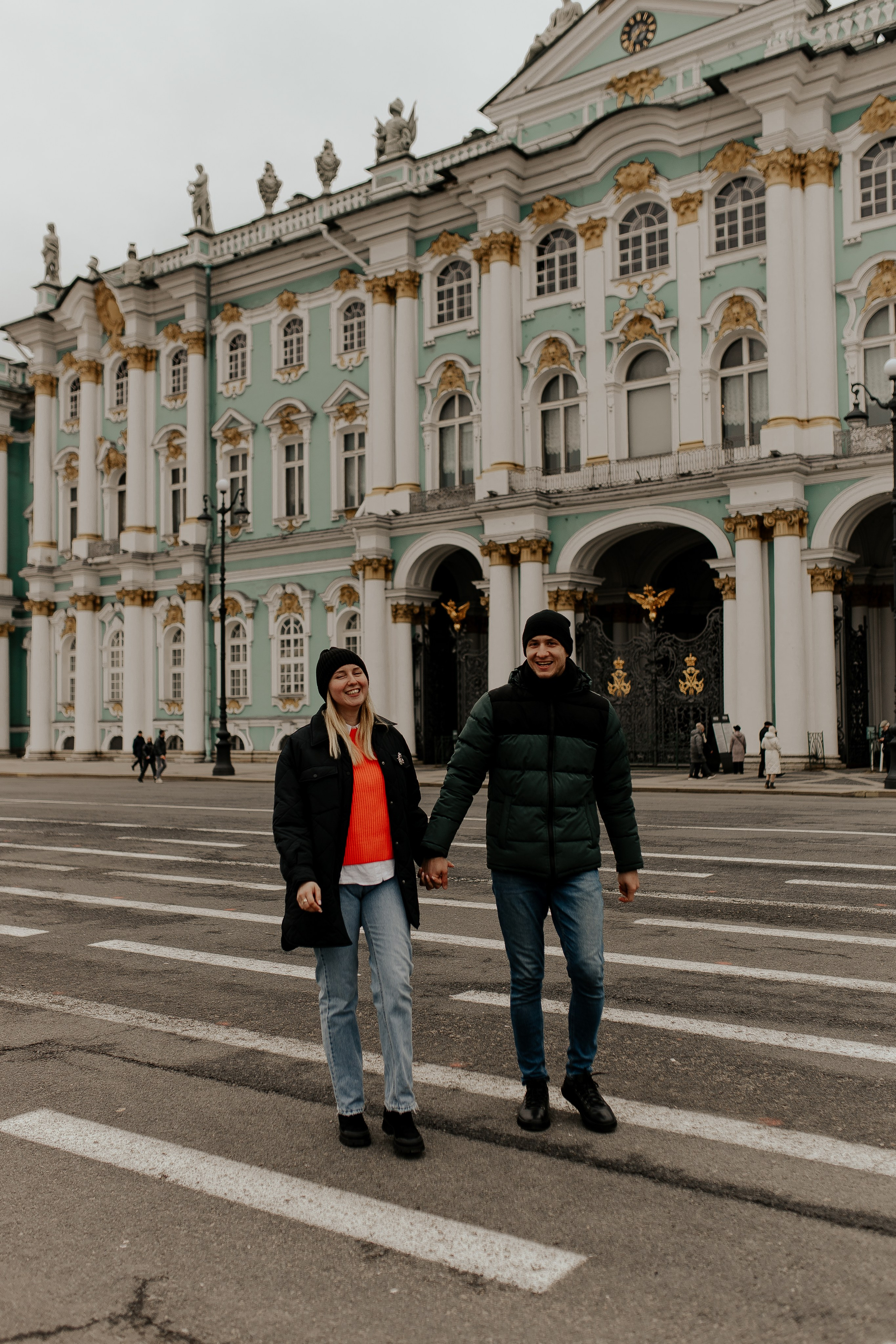 Поцелуй у Эрмитажа. Фотограф в Санкт-Петербурге Лиза Семченкова