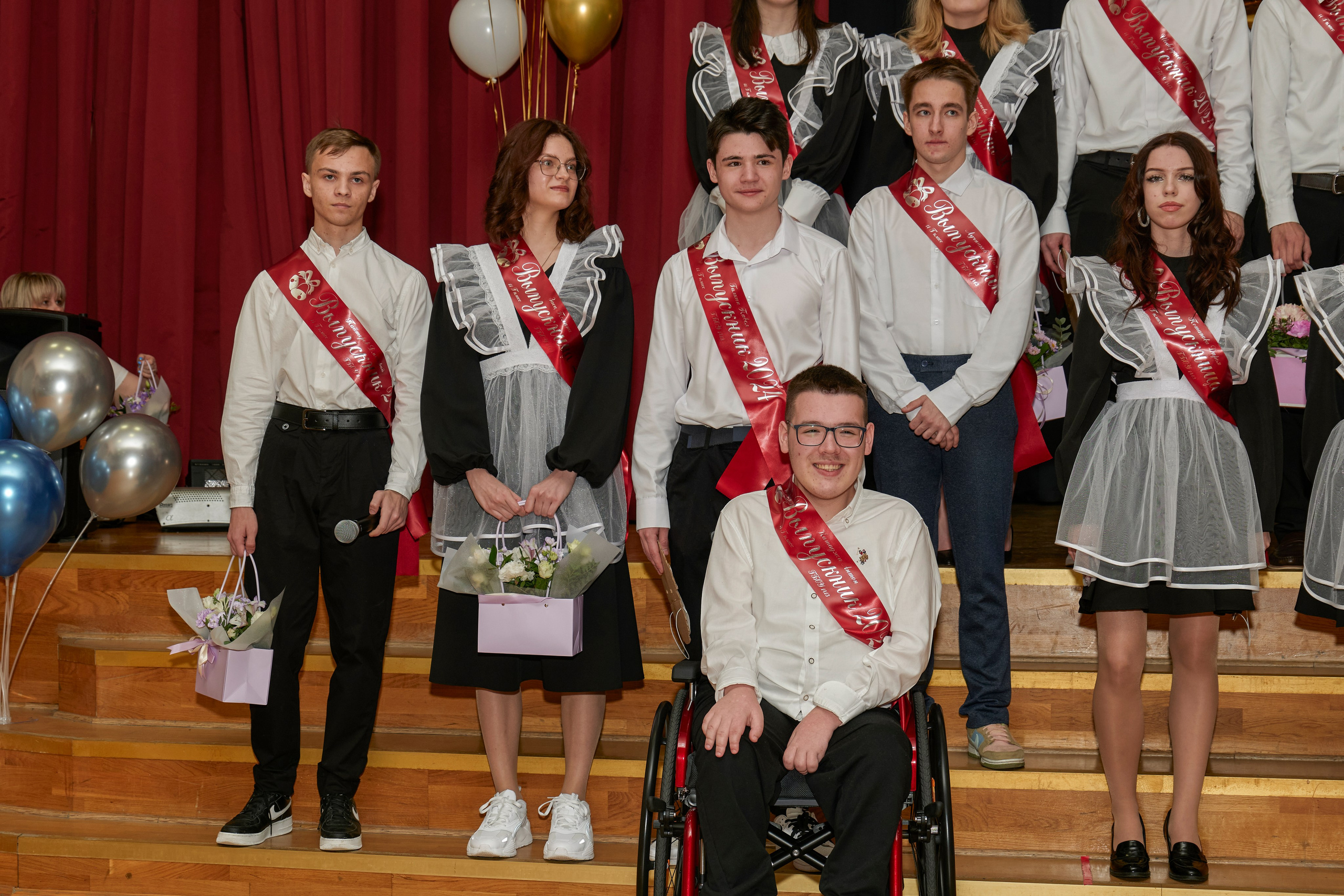 Последний звонок школа 1413. Детский и семейный фотограф г. Москва Оксана Катаджи