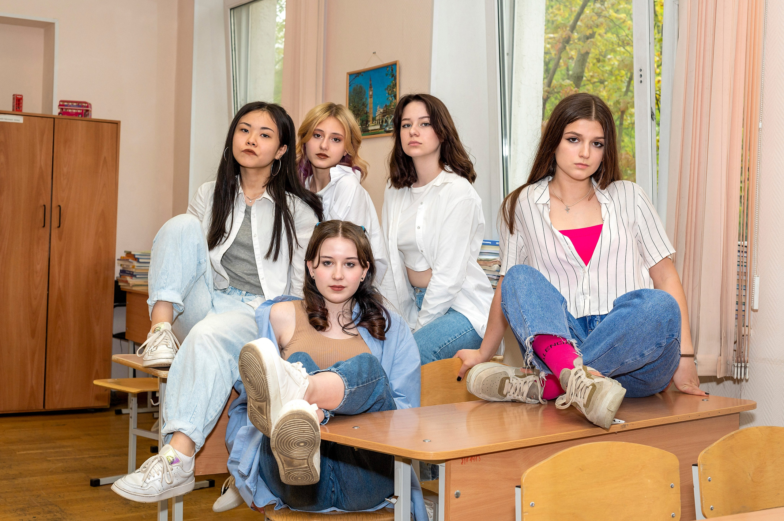 Фотосессия в классе и на территории школы. 9-И класс школа 1413. Детский и семейный фотограф г. Москва Оксана Катаджи