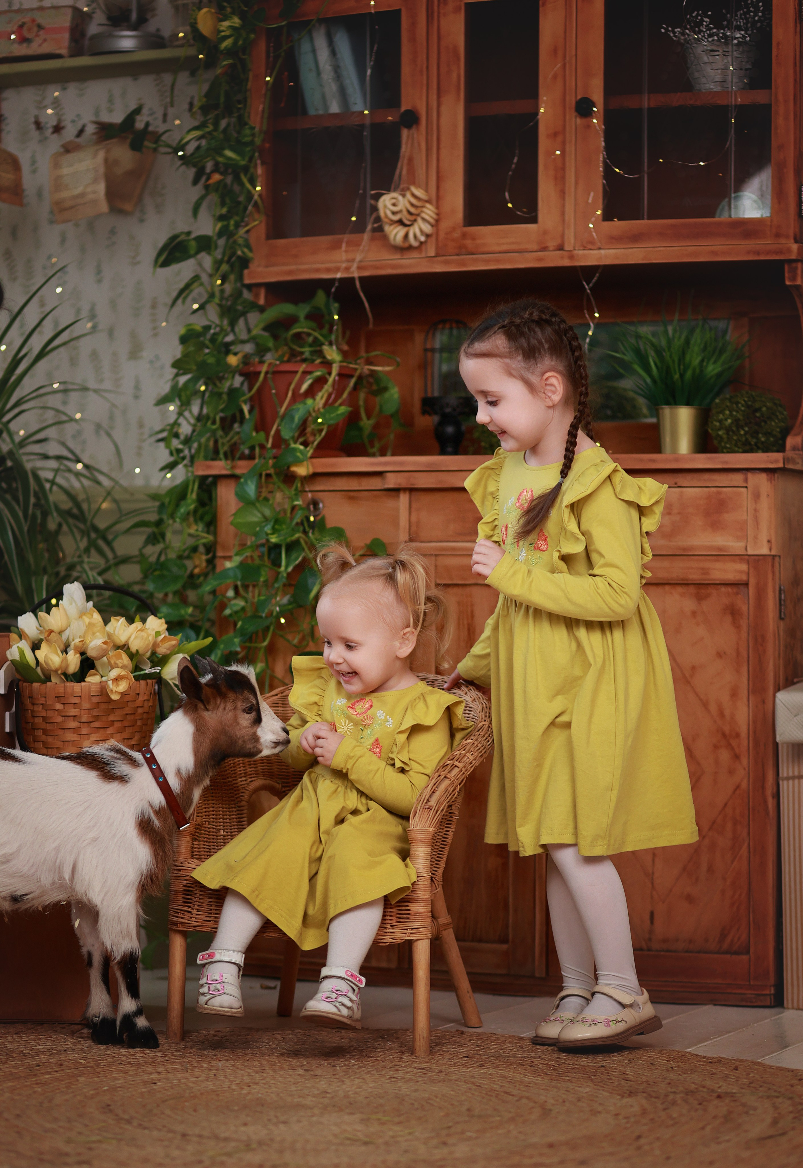 Фотопроект с козочкой и кроликами. Детский семейный фотограф Краснодар