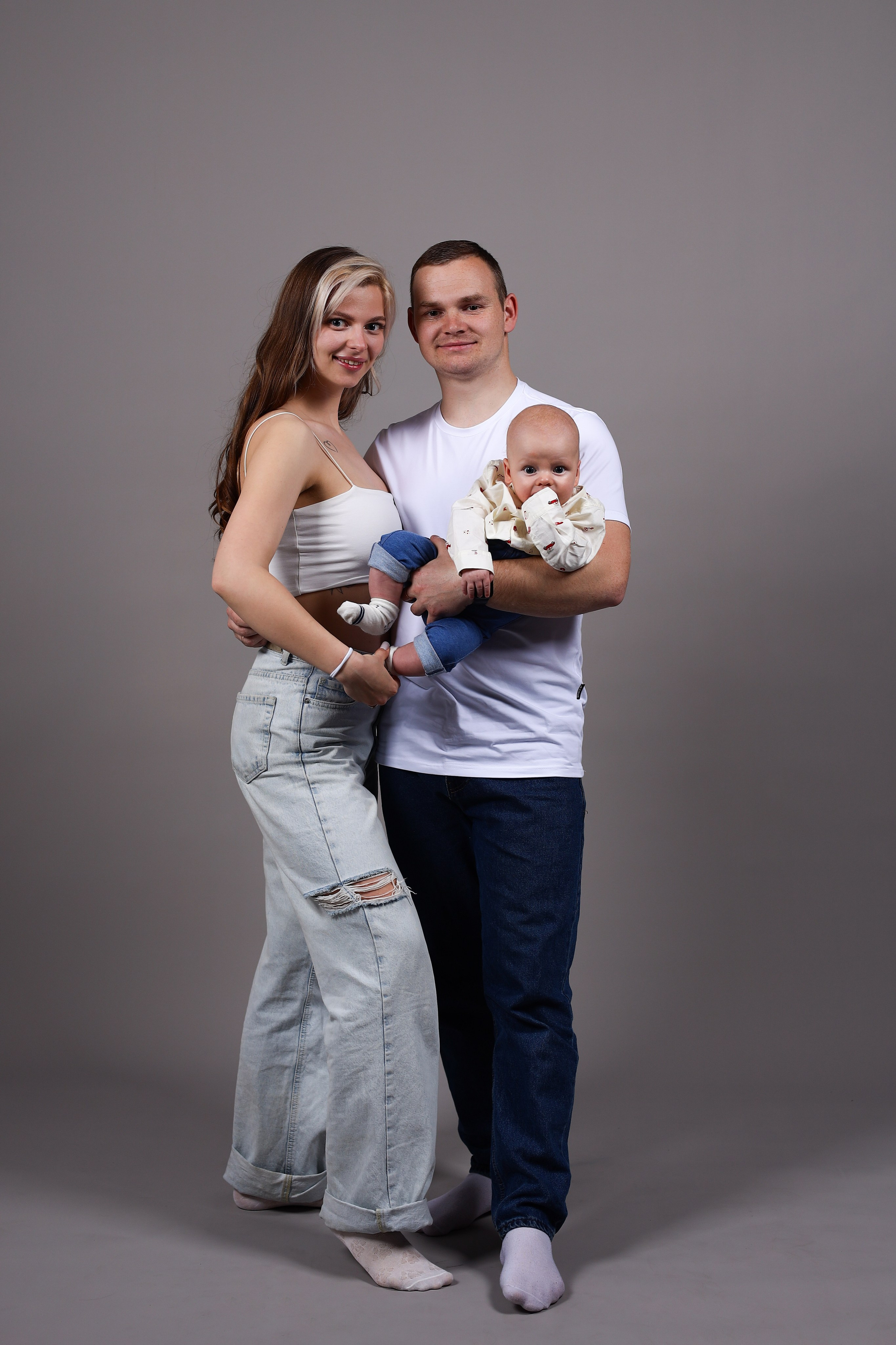 Идеи для семейной фотосессии в студии. 