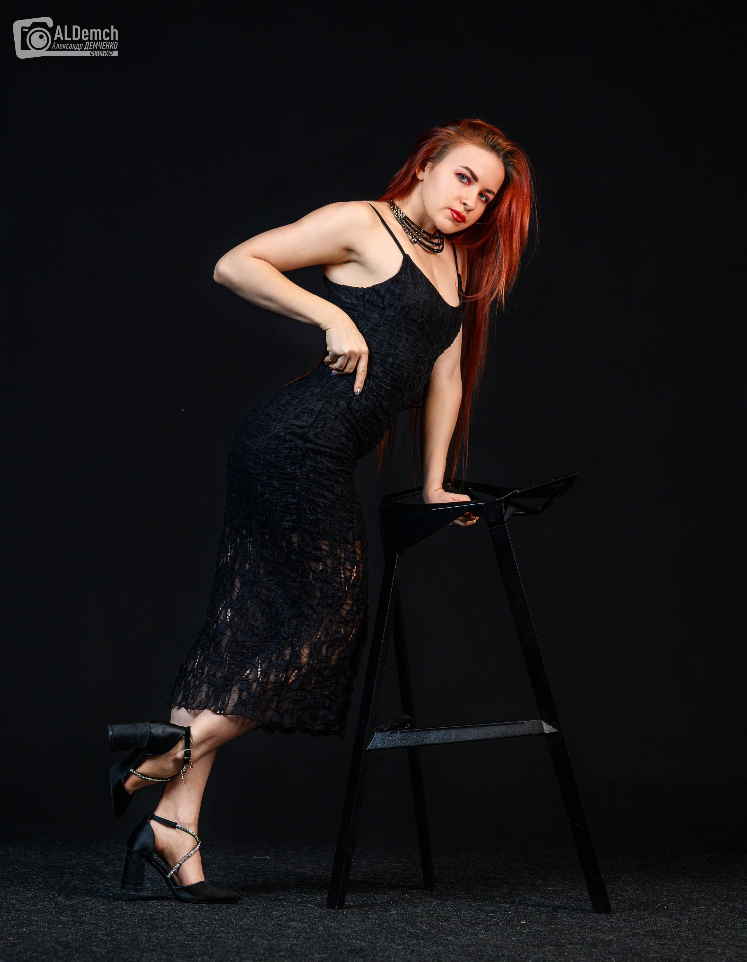 Портретный фотограф в студии и ретушёр в Москве и Дмитрове