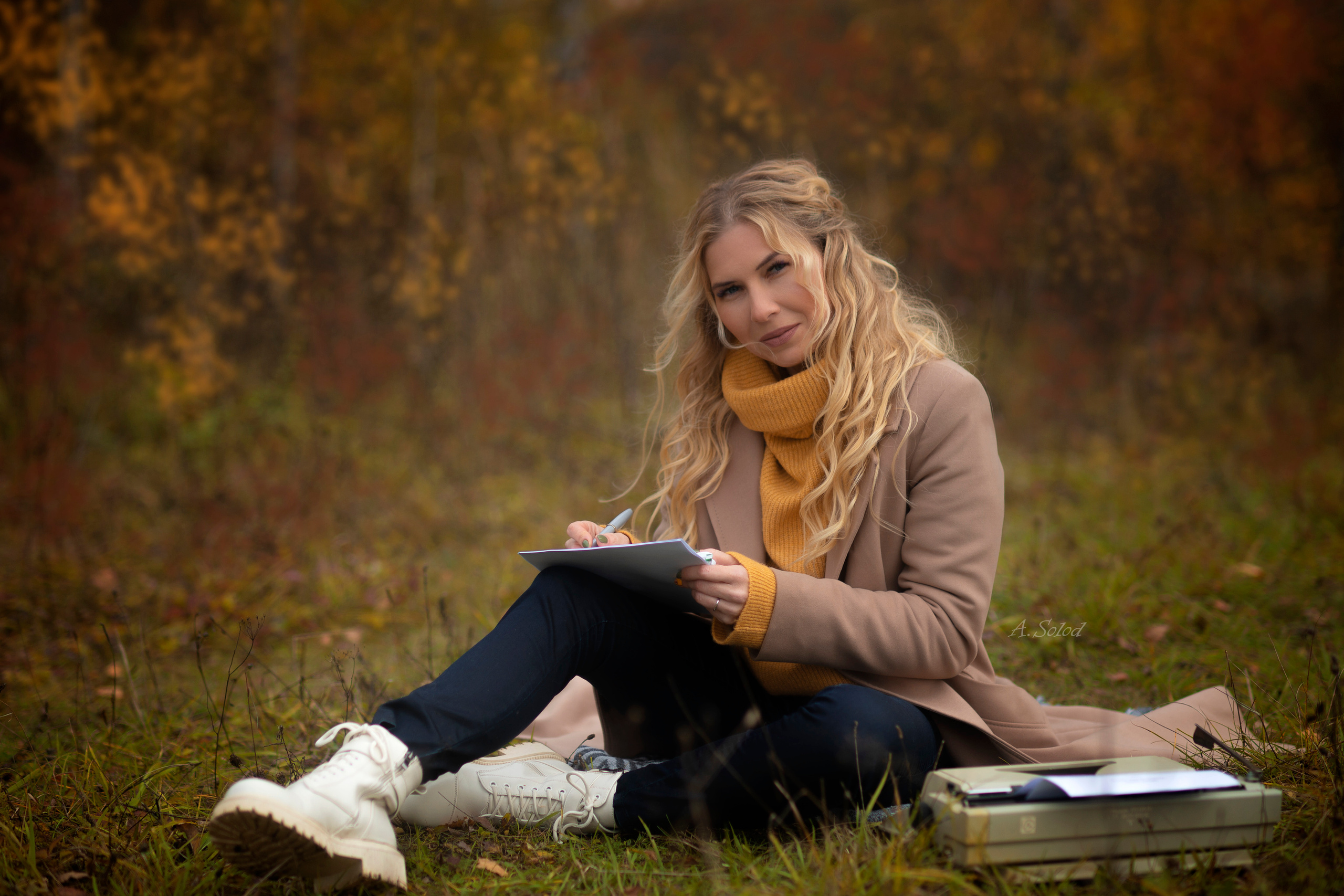 Сюжетная фотосессия «За написанием книги»