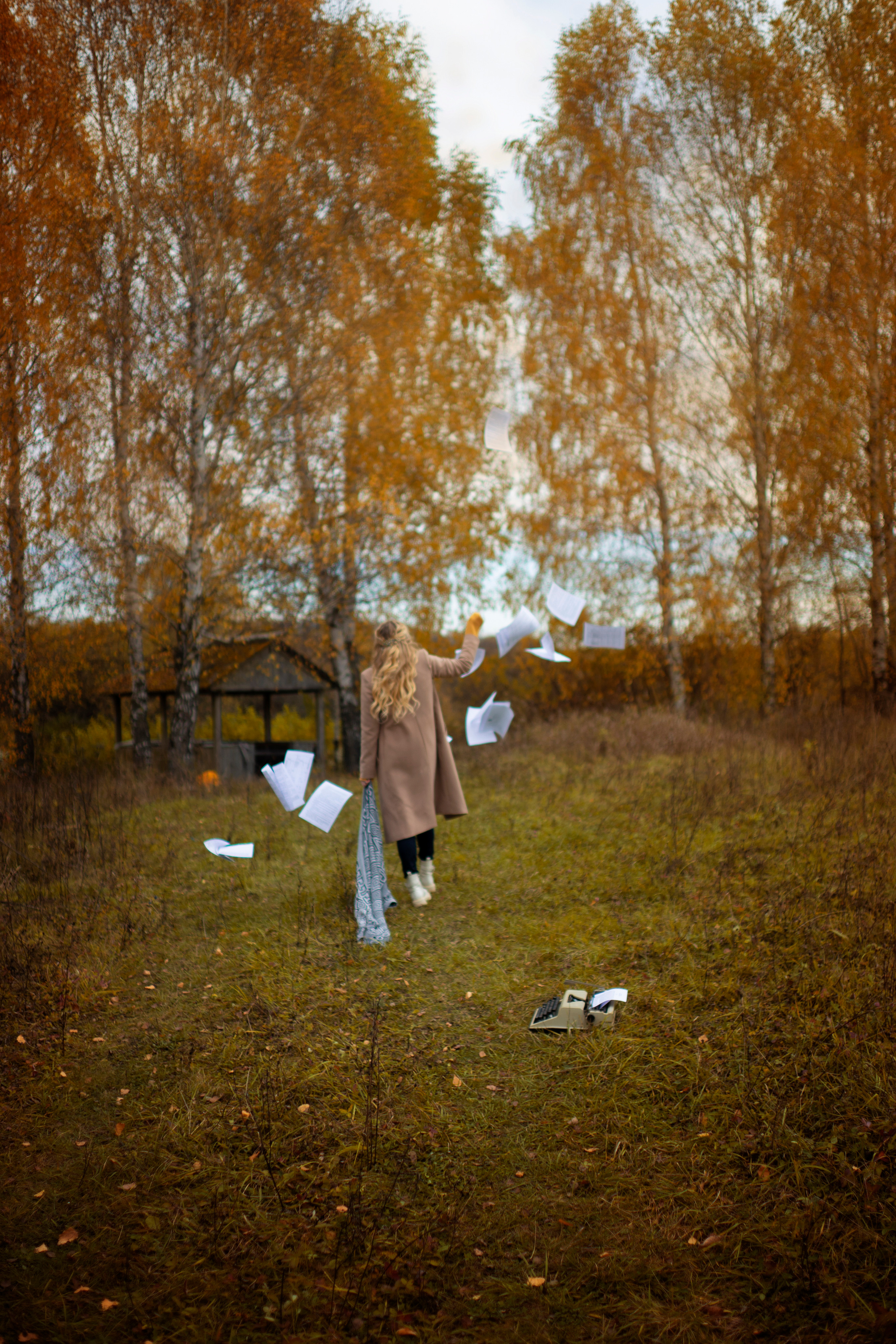 Сюжетная фотосессия «За написанием книги»