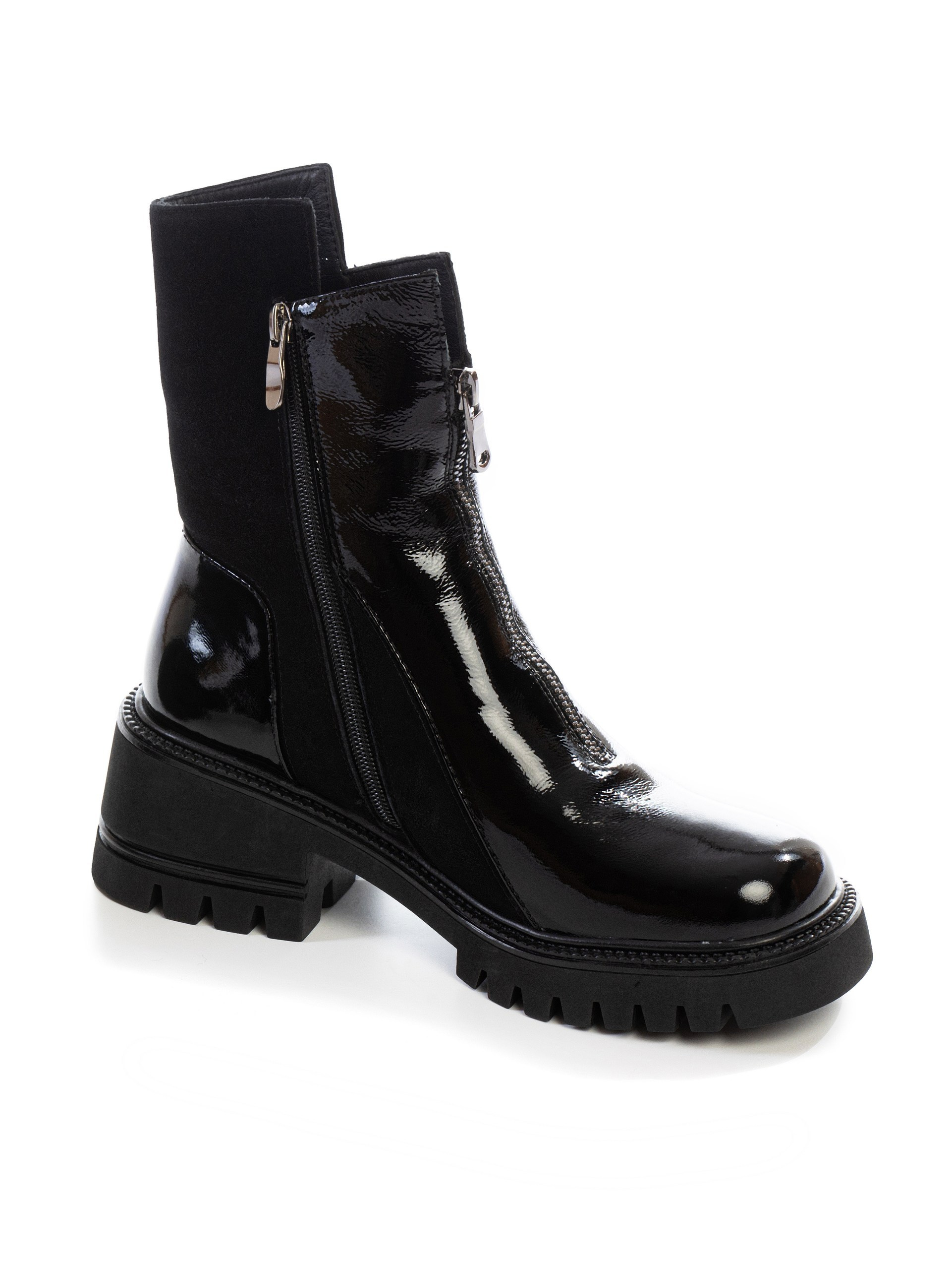 Зимняя обувь с вырезкой на белый фон. Фотограф в Туле Крупский АнДРей. Фотостудия «КАДР71» в Туле