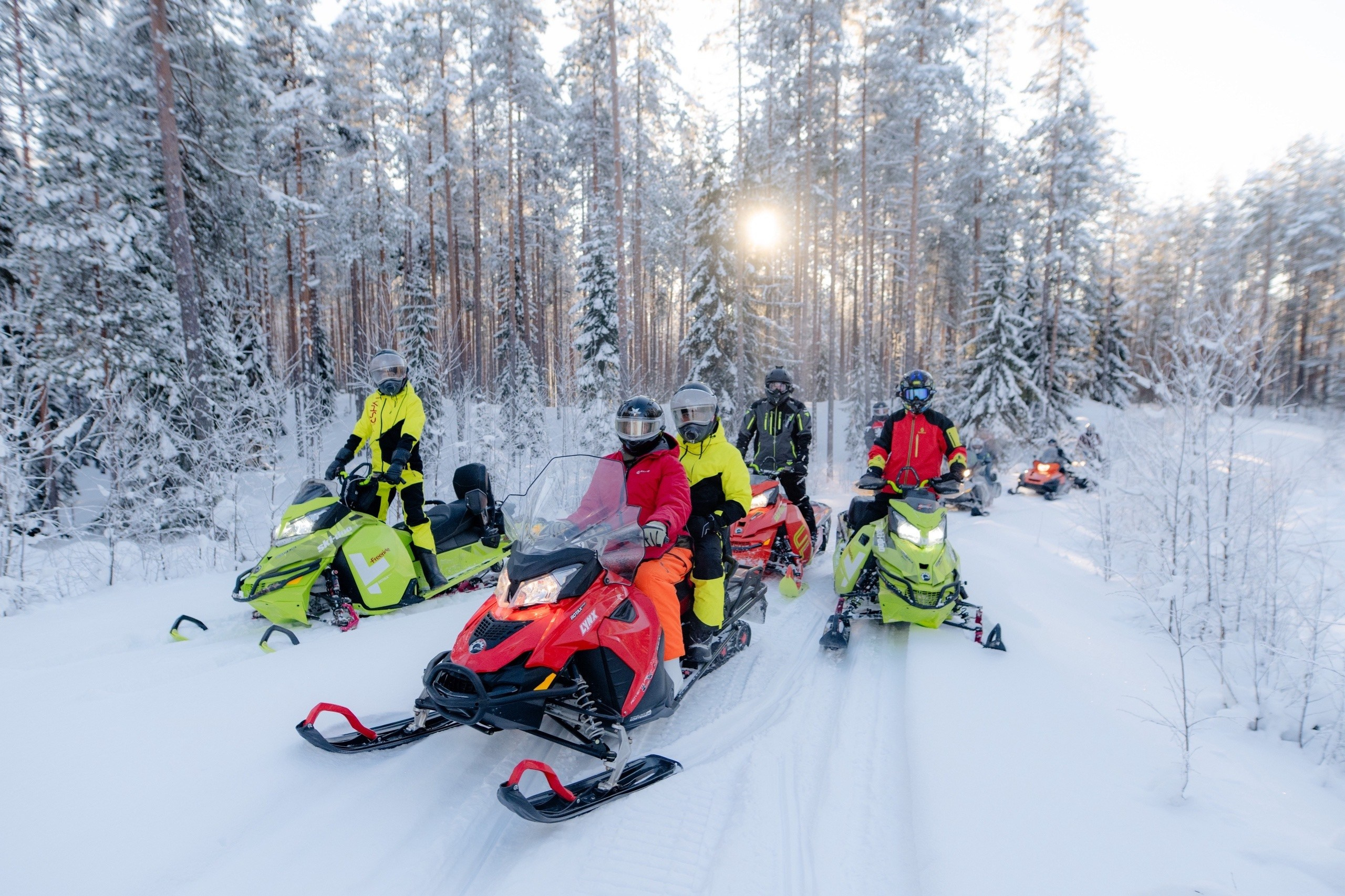 Гонки на снегоходах. Профессиональный фотограф и видеограф в Сортавала Ася Легконогова