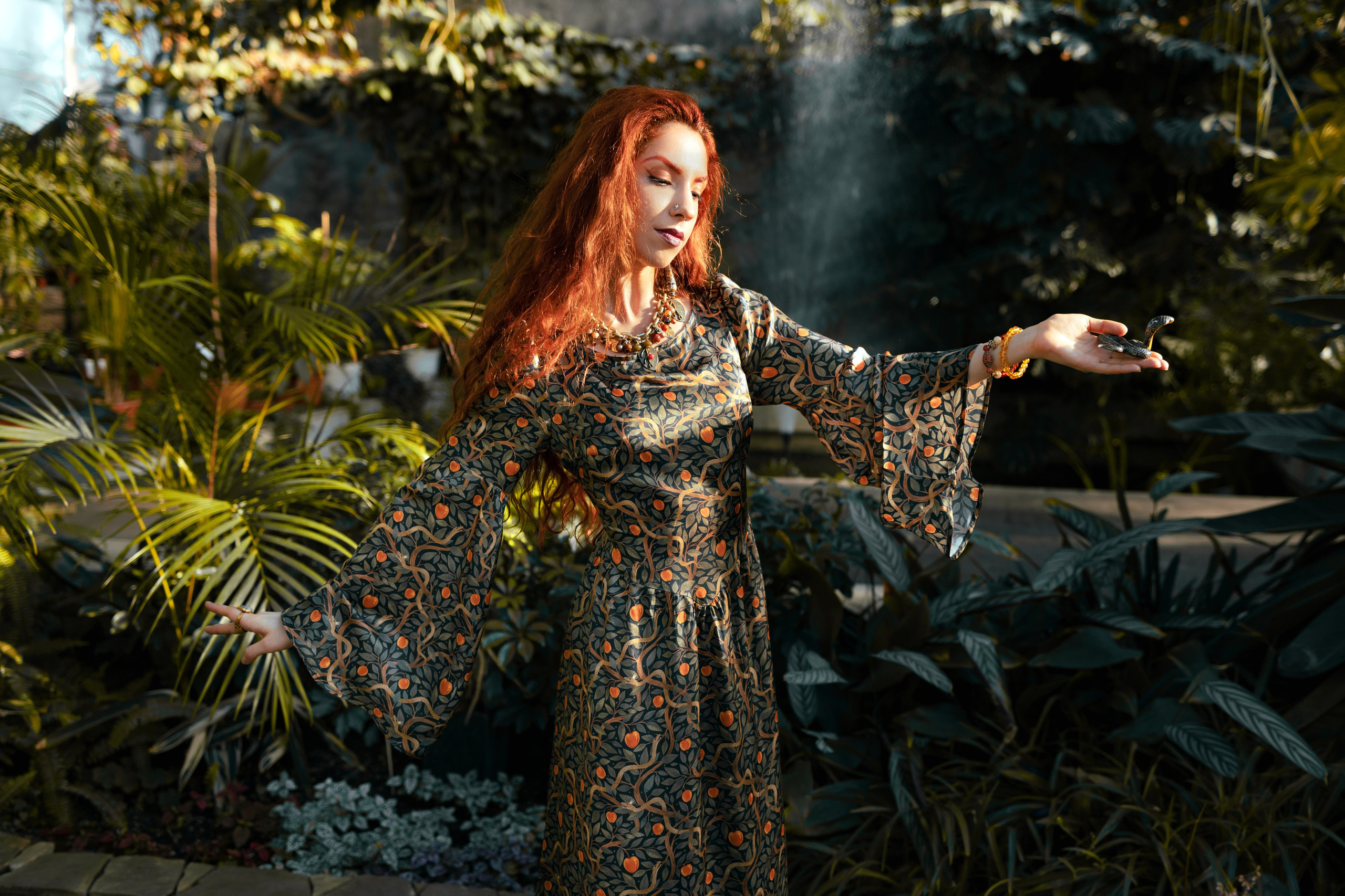 Съемка шёлковых платьев для PlantMyBones