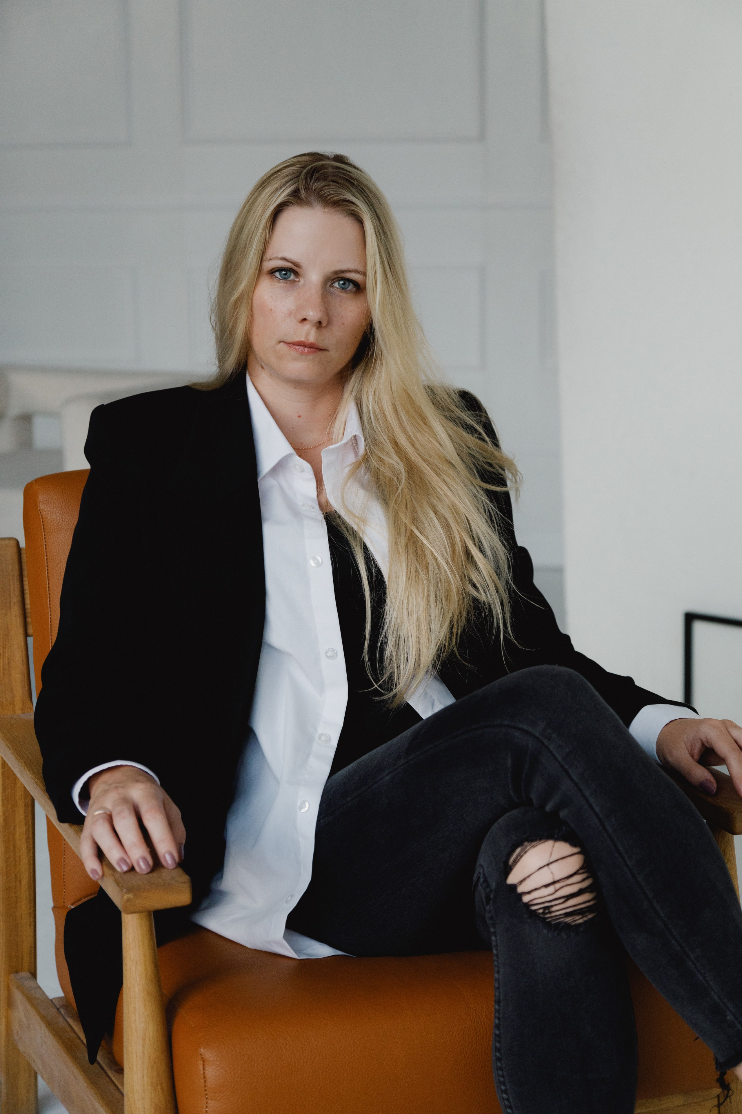 Деловой взгляд, искренняя улыбка. Фотограф в Москве — Ольга Федотова