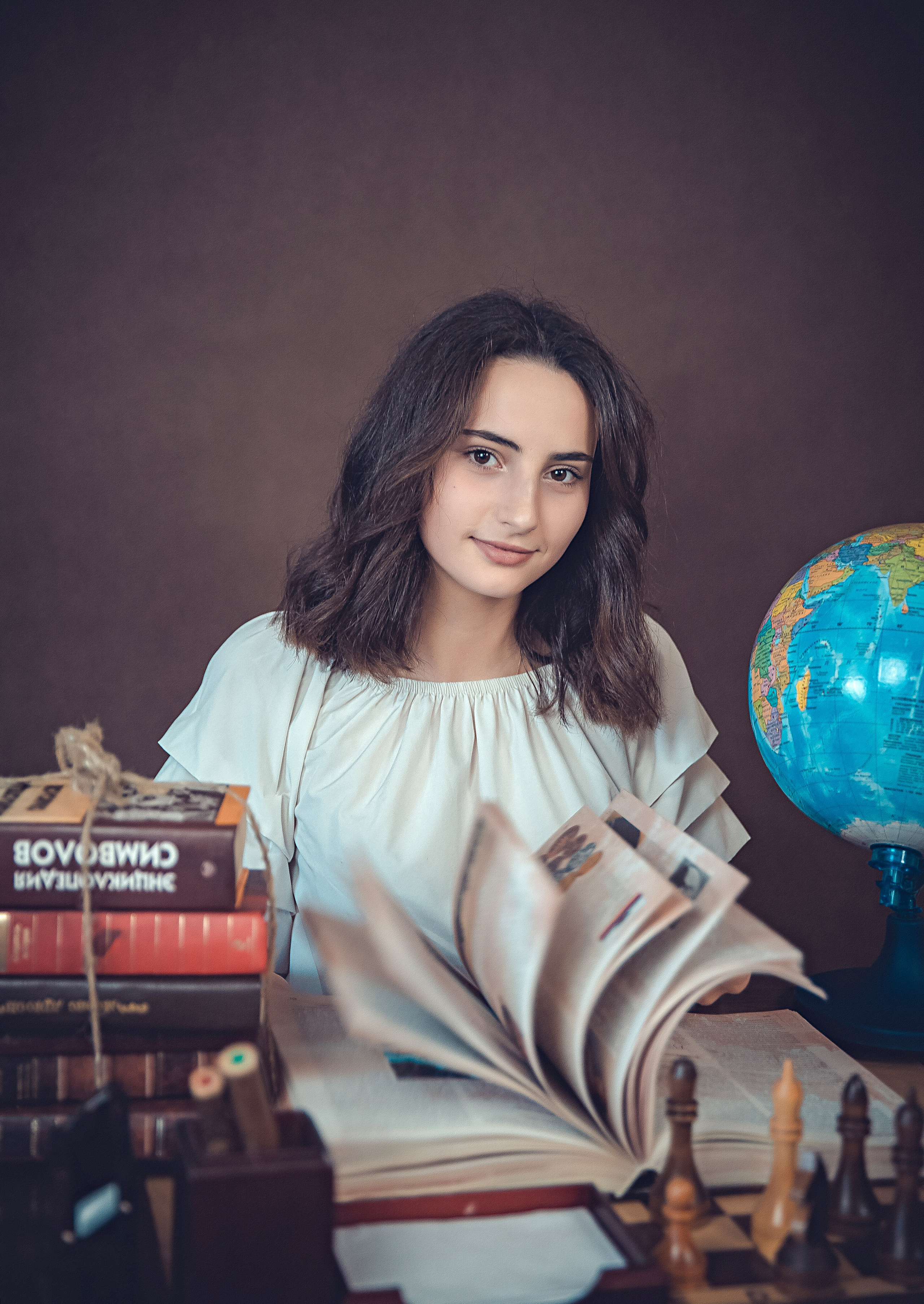 ПОРТРЕТЫ НА ЦВЕТНОМ ФОНЕ. Современные Выпускные Альбомы в Ростове-на-Дону