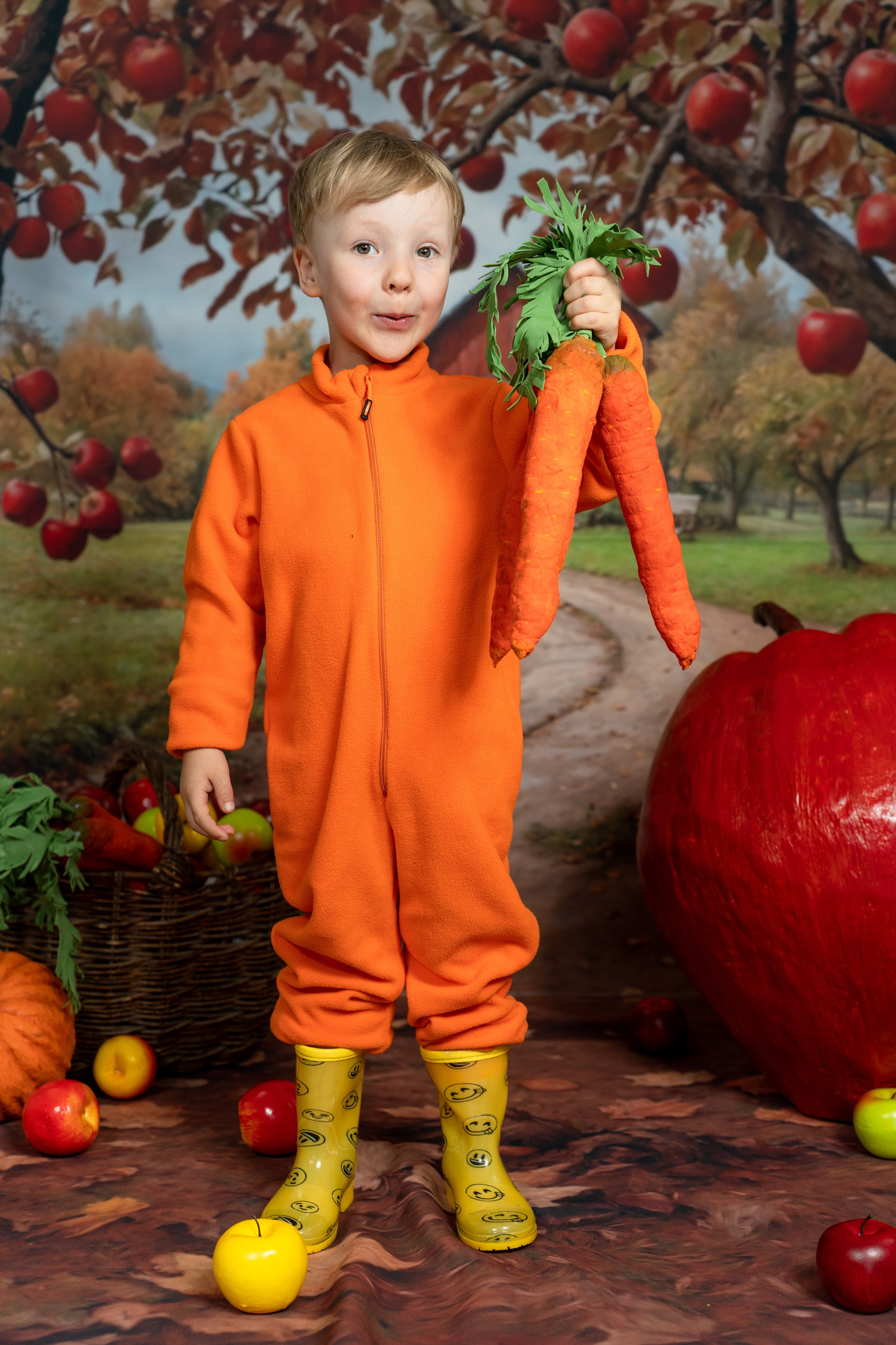 Яблоневый сад. Улыбка выездная фотостудия Красноярск