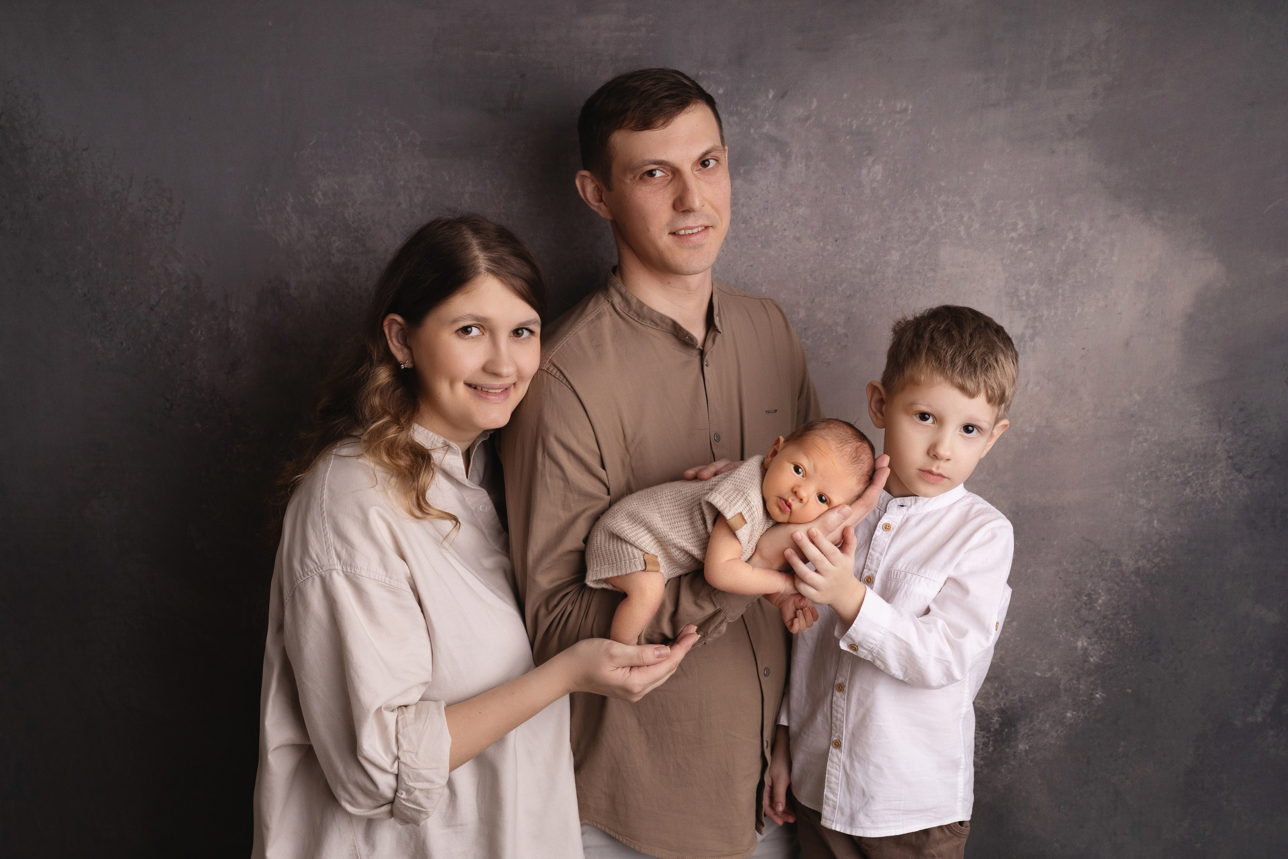 Семейные кадры от Elvira Kamaeva. Фотограф новорожденных малышей в Омске и Омской области Эльвира Камаева