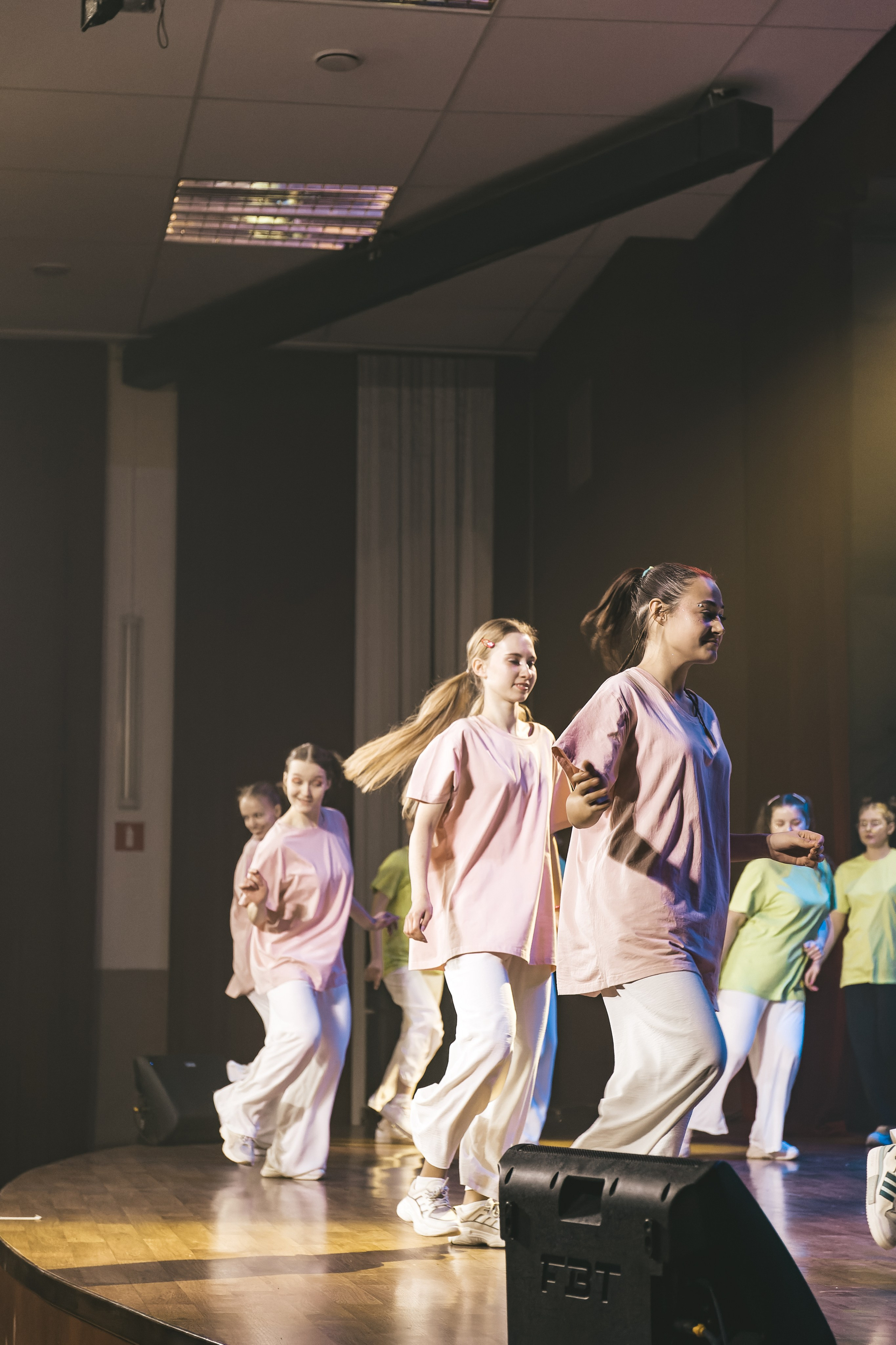 СмолГУ — Зеленое Яблоко — 2023. Танец. KiPPER Gallery — Фотограф