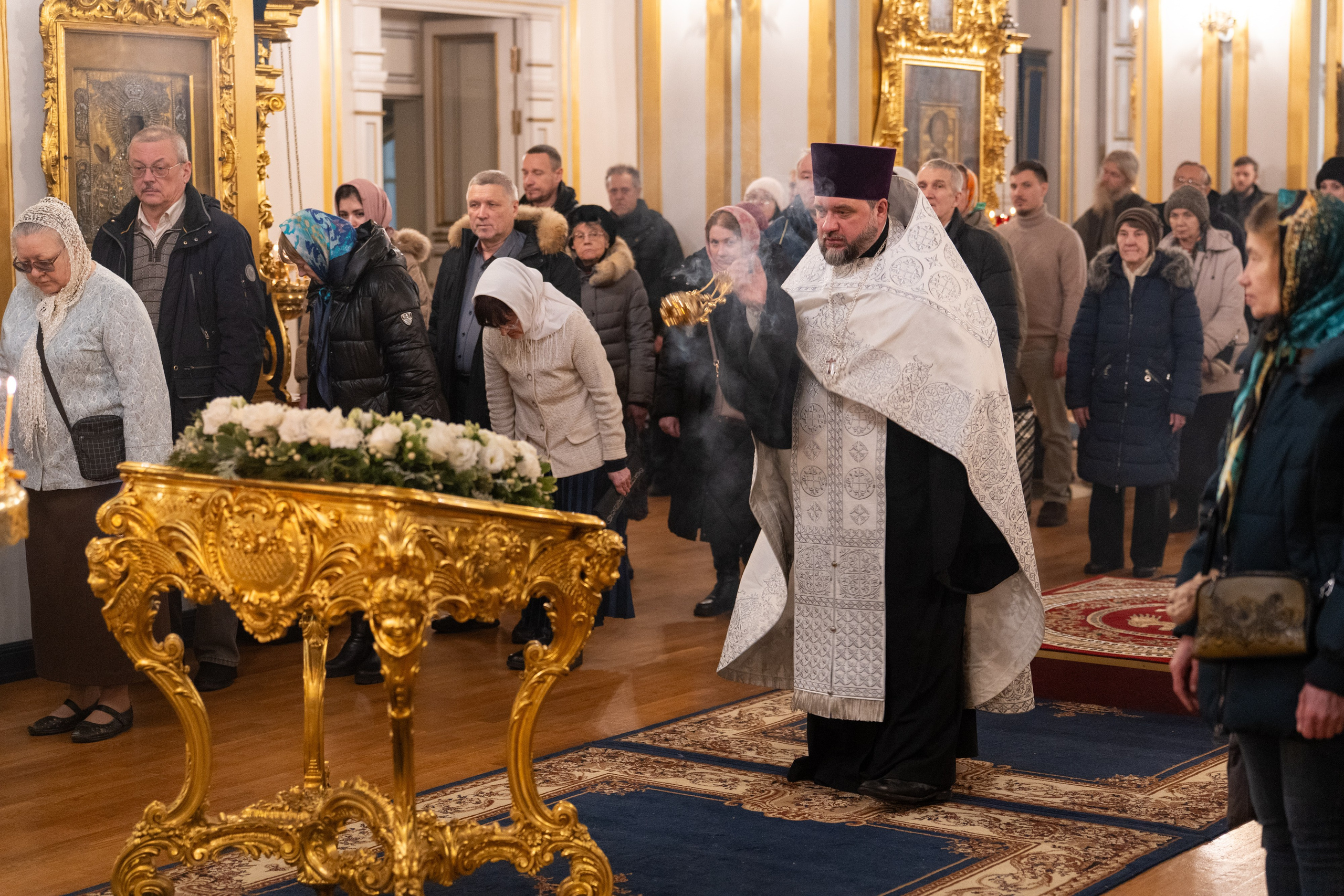 Праздничное бдение в Николо-Богоявленском морском соборе. НИКОЛО-БОГОЯВЛЕНСКИЙ МОРСКОЙ СОБОР