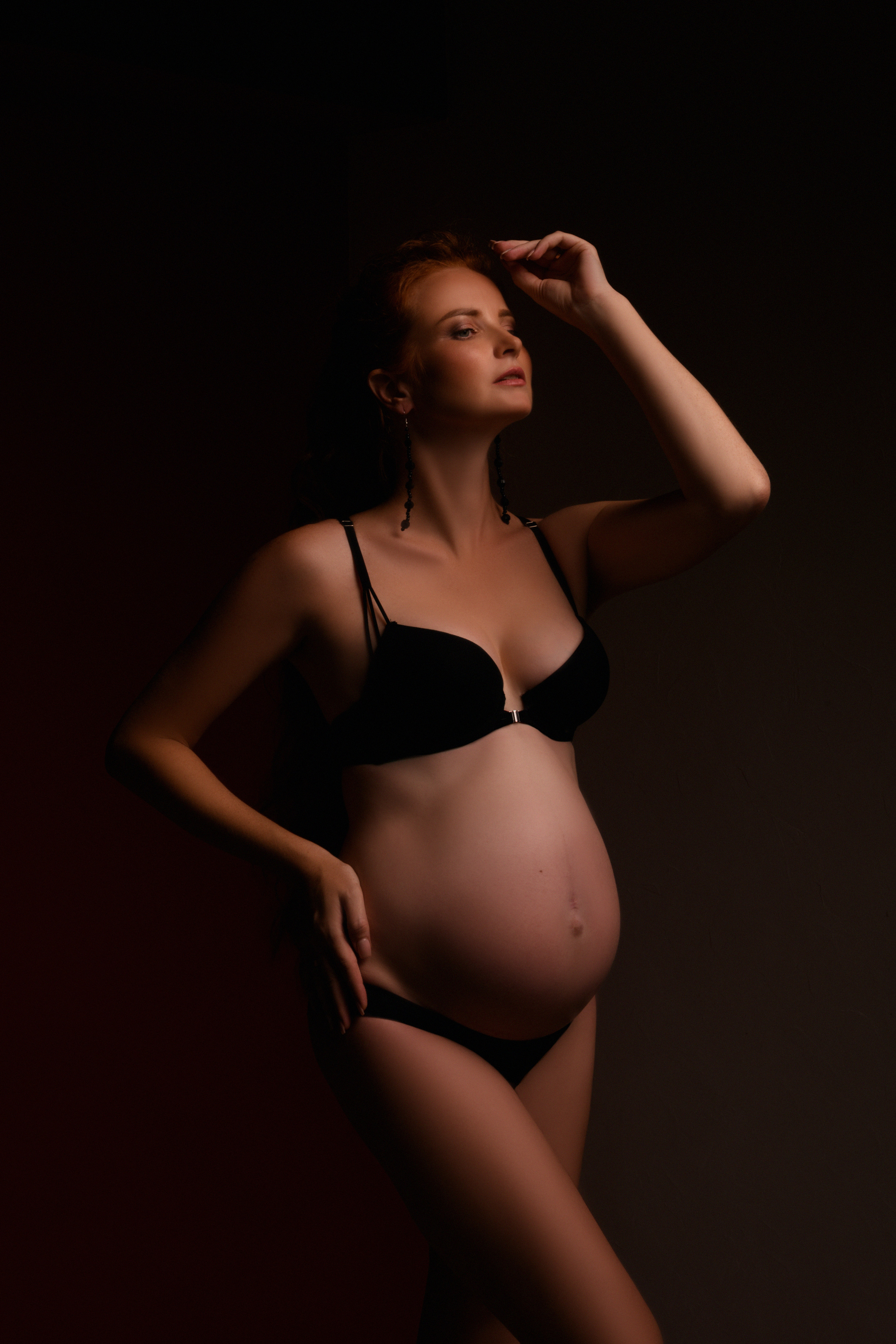 Кадры в тёмном ключе. Фотограф беременности в Крыму Бобкова Ирина