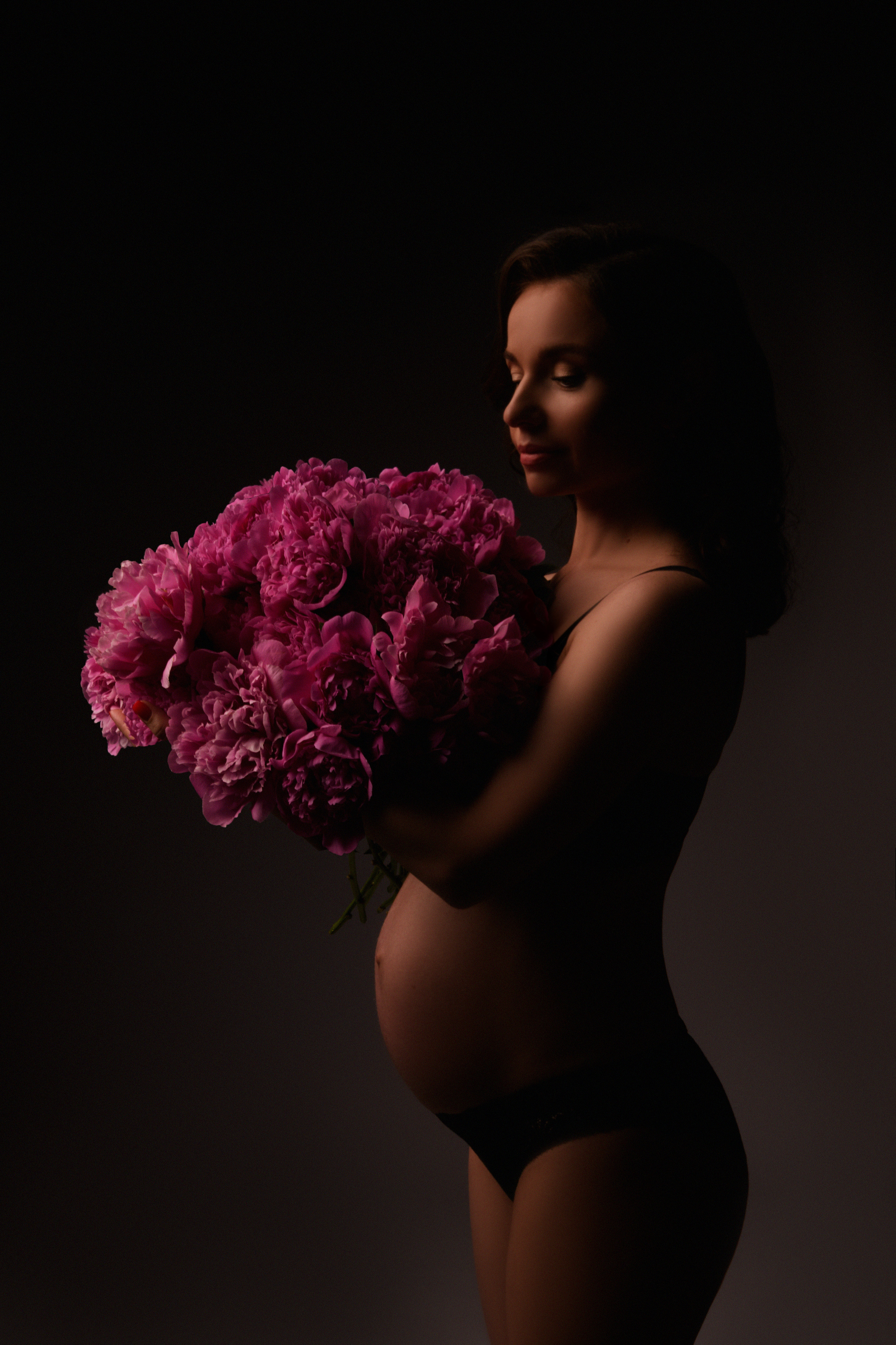 Кадры в тёмном ключе. Фотограф беременности в Крыму Бобкова Ирина