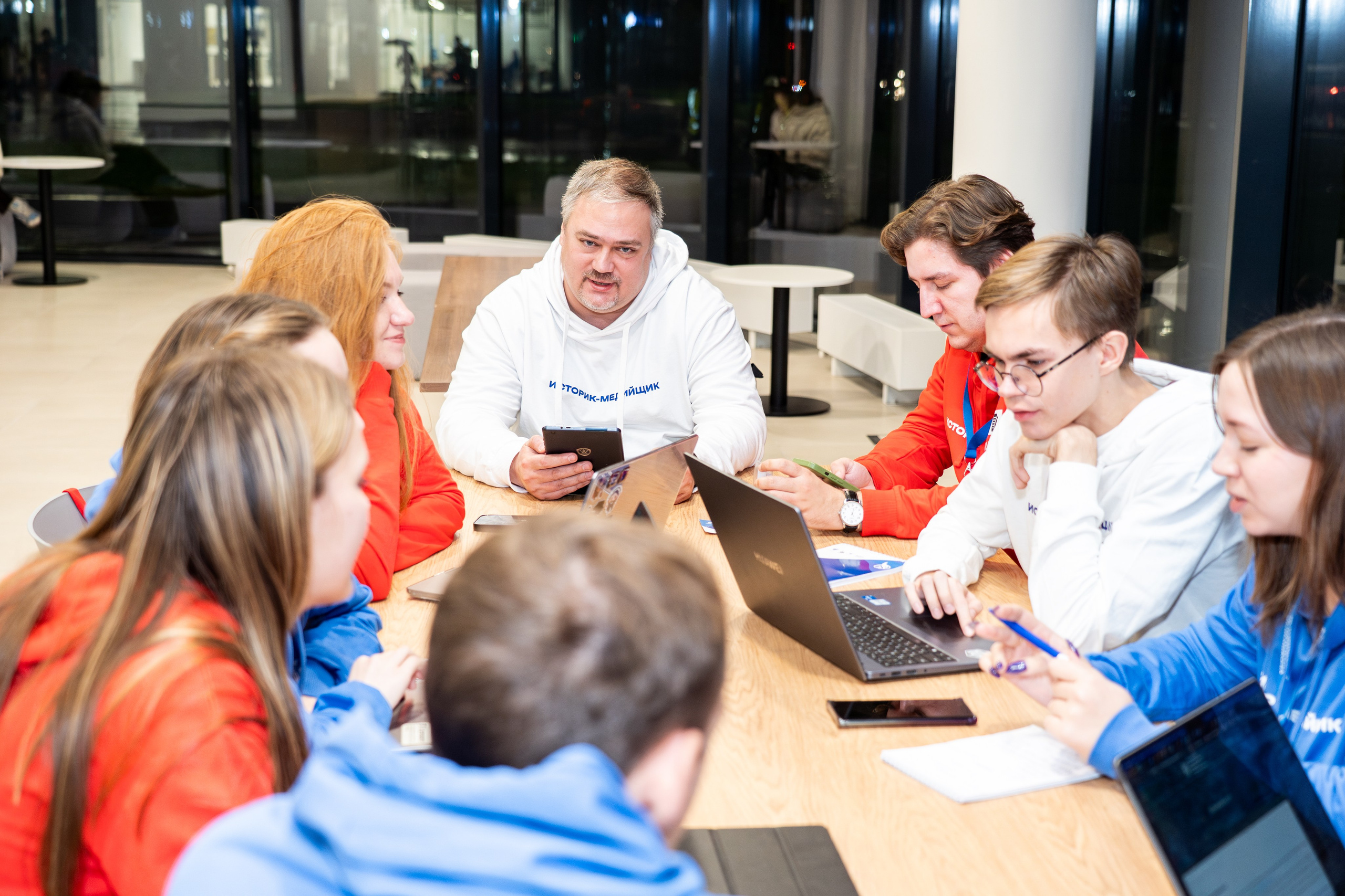 Историческая медиашкола 2025 в Калининграде. Репортажный фотограф в Москве Легкая Софья