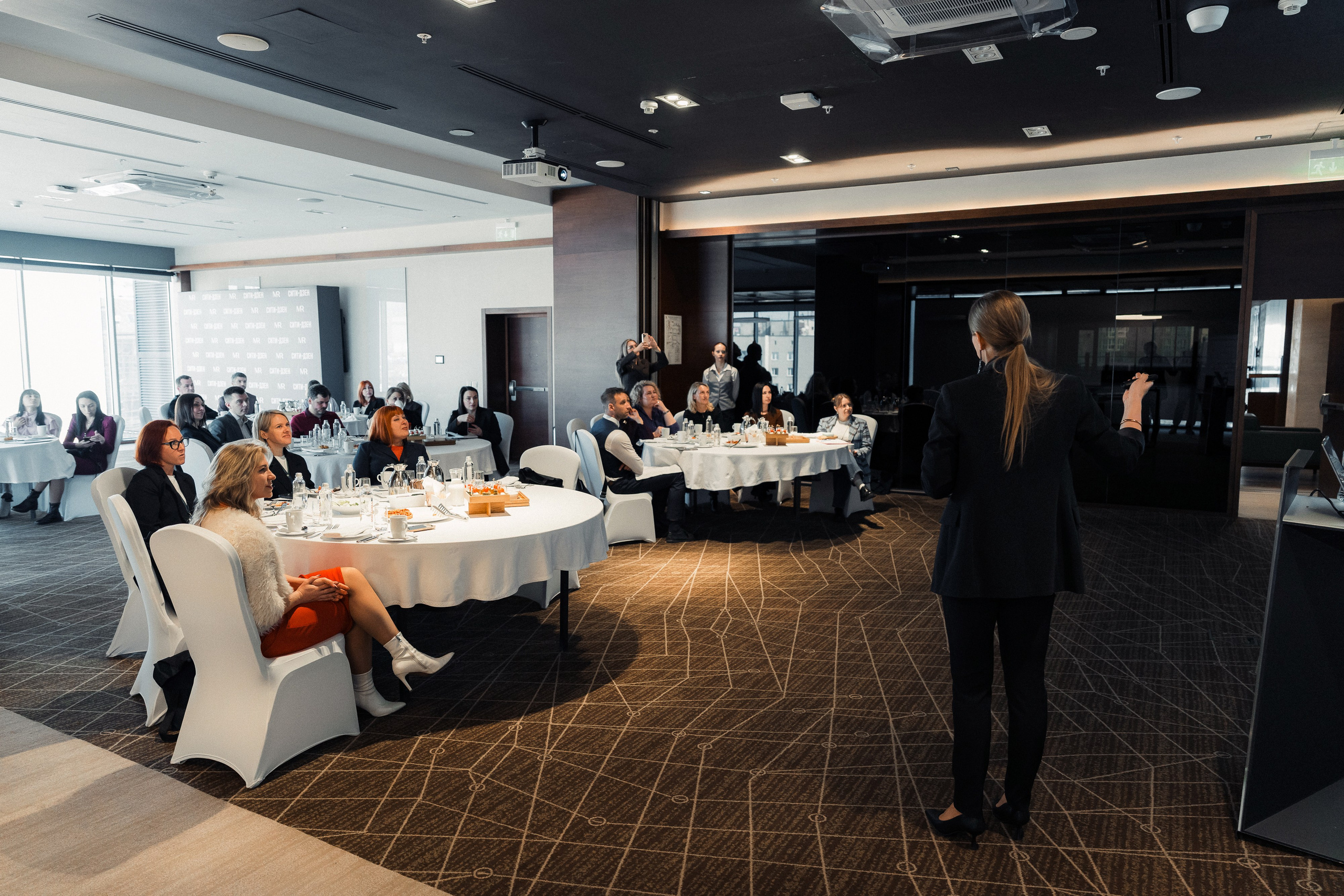 Застройщики Москвы MR (МАРРИОТ). Свадебный и репортажный фотограф в Воронеже Роман Янко