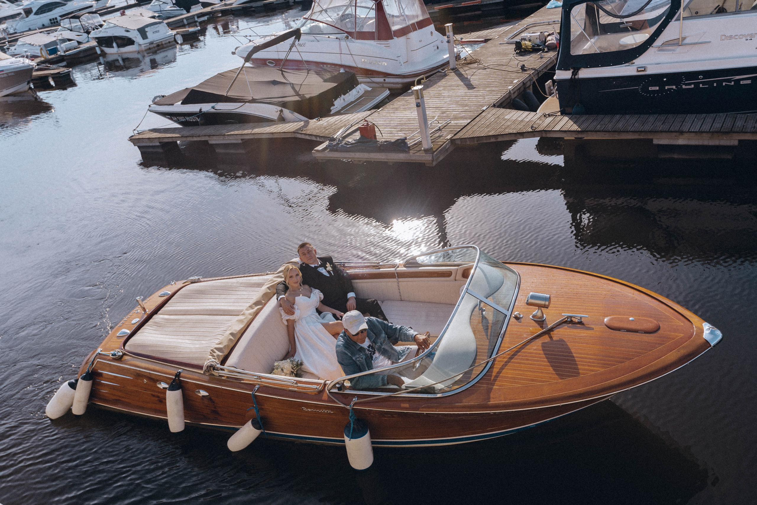 СВАДЕНБНАЯ СЬЕМКА НА КАТЕРЕ ПО КАНАЛАМ САНКТ-ПЕТЕРБУРГА И В АКВАТОРИИ НЕВЫ. Профессиональный фотограф, Санкт-Петербург — Виктория Богомолова