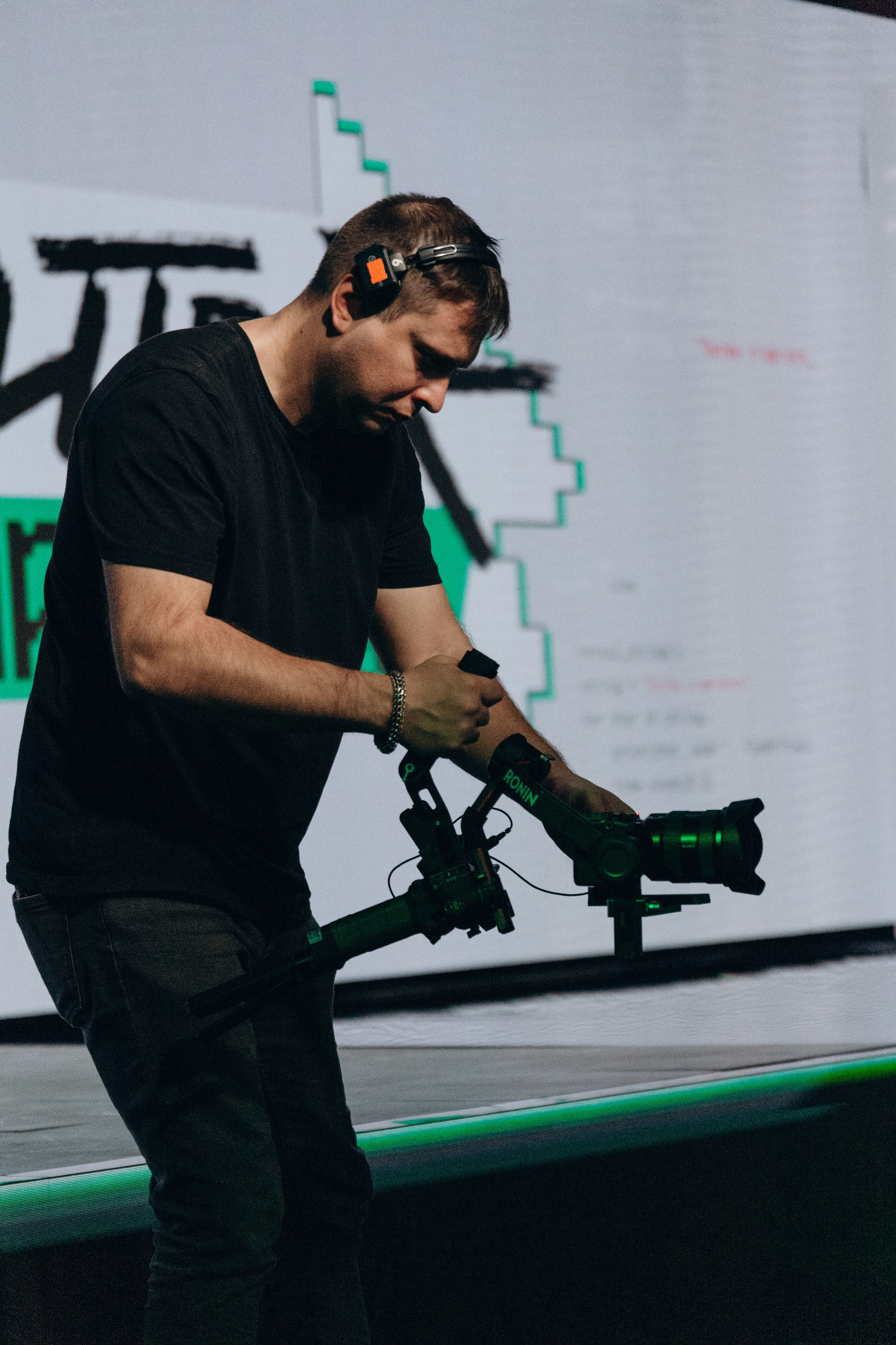 Битва стартапов. Олег Левин — профессиональный концертный и бэкстейдж фотограф в Москве