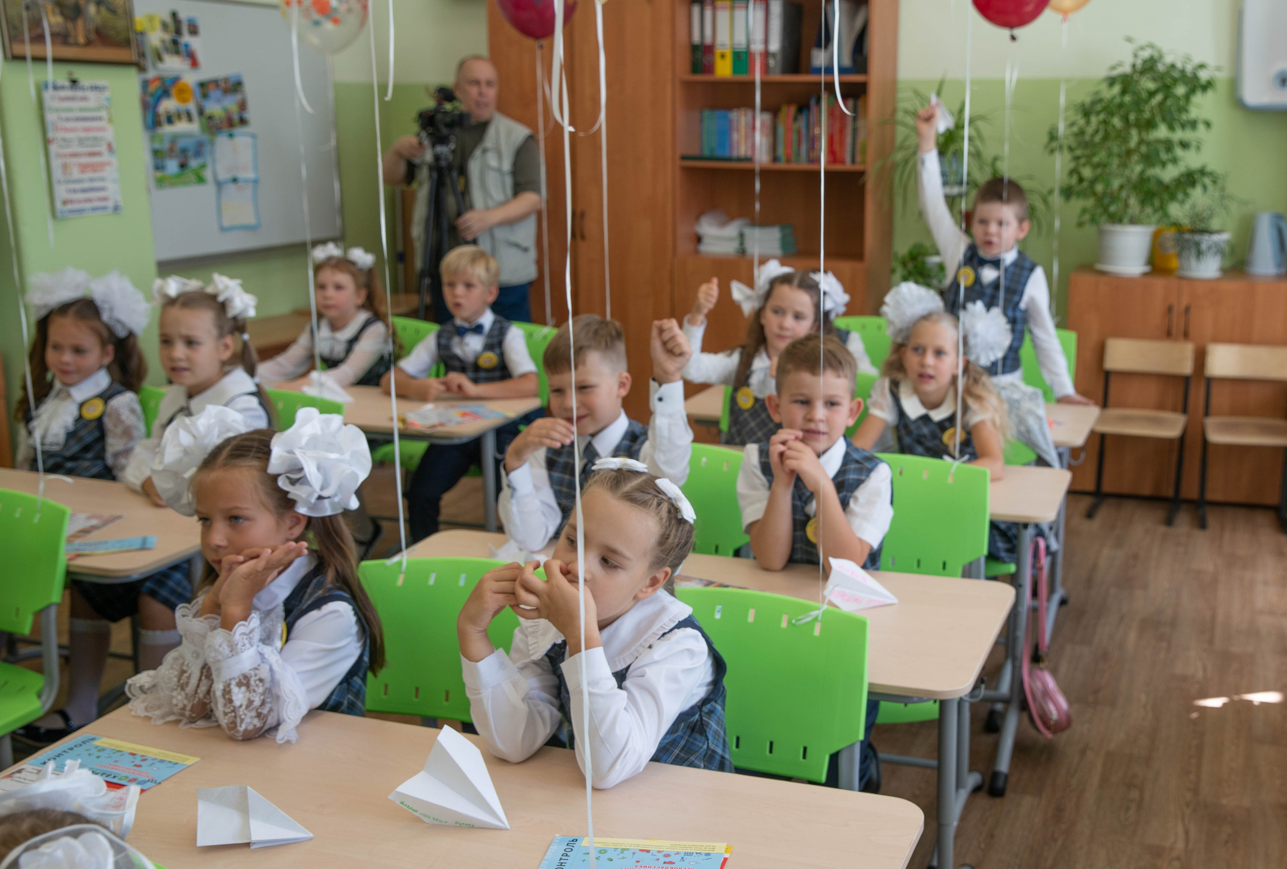 Первый класс линейка, в классе, портреты. Семейный и детский фотограф в Нижнем Новгороде