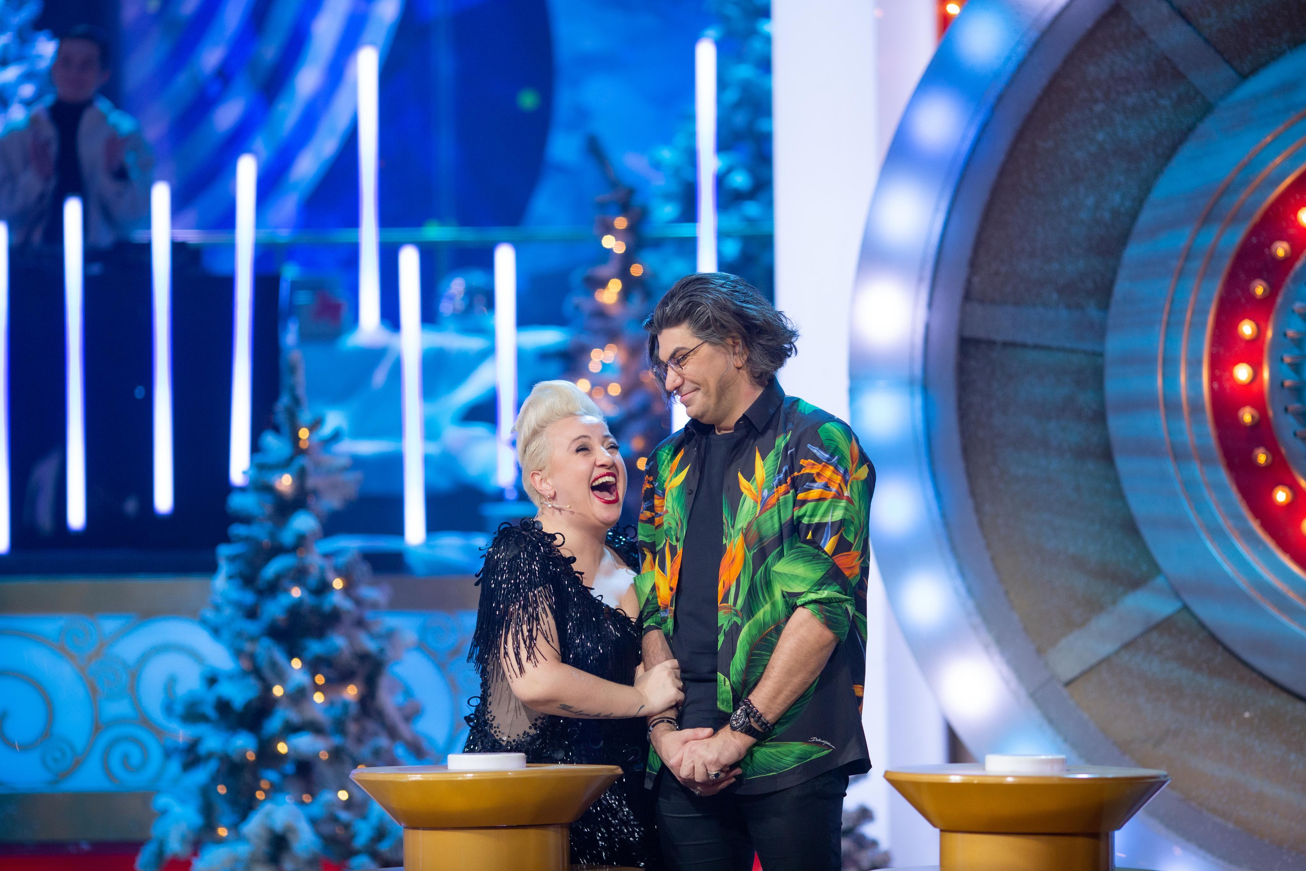 Угадай мелодию 2021. Свадебный и семейный фотограф