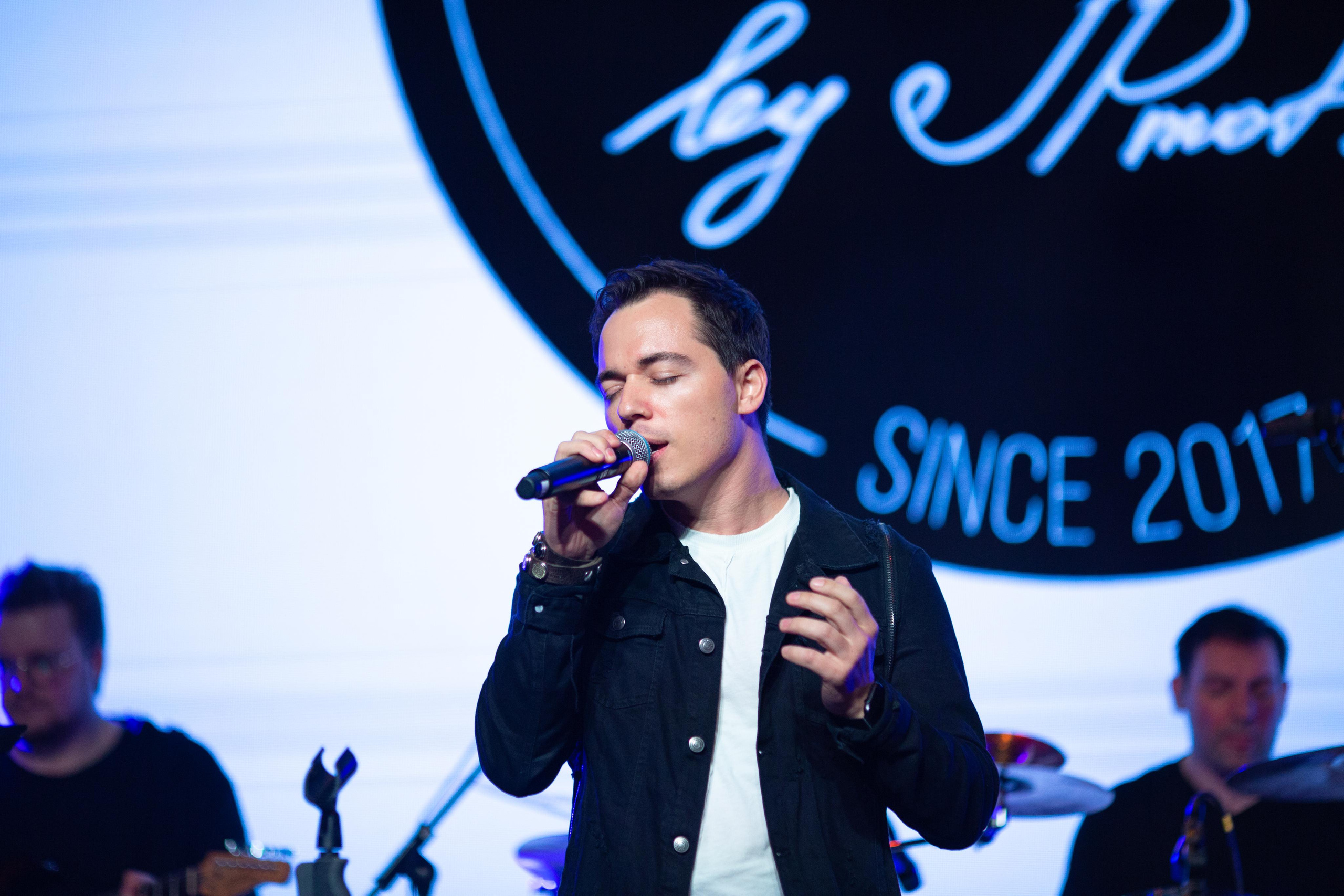 JAZZPORT June. Свадебный и семейный фотограф