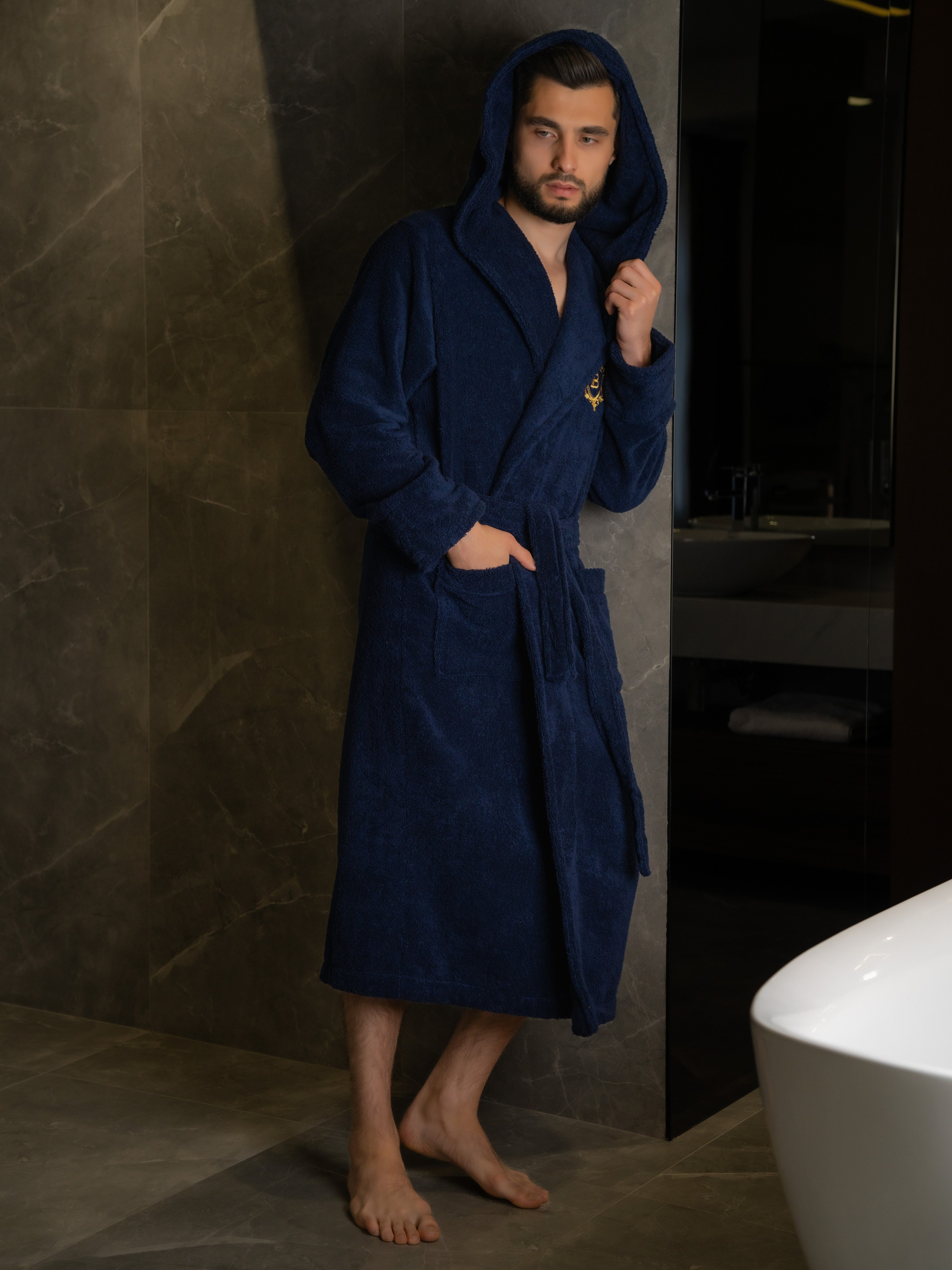 Выездная модельная съемка в студии, для маркетплейсов, товар халат. Олейник Денис — предметный фотограф, фотограф для маркетплейсов в Казани