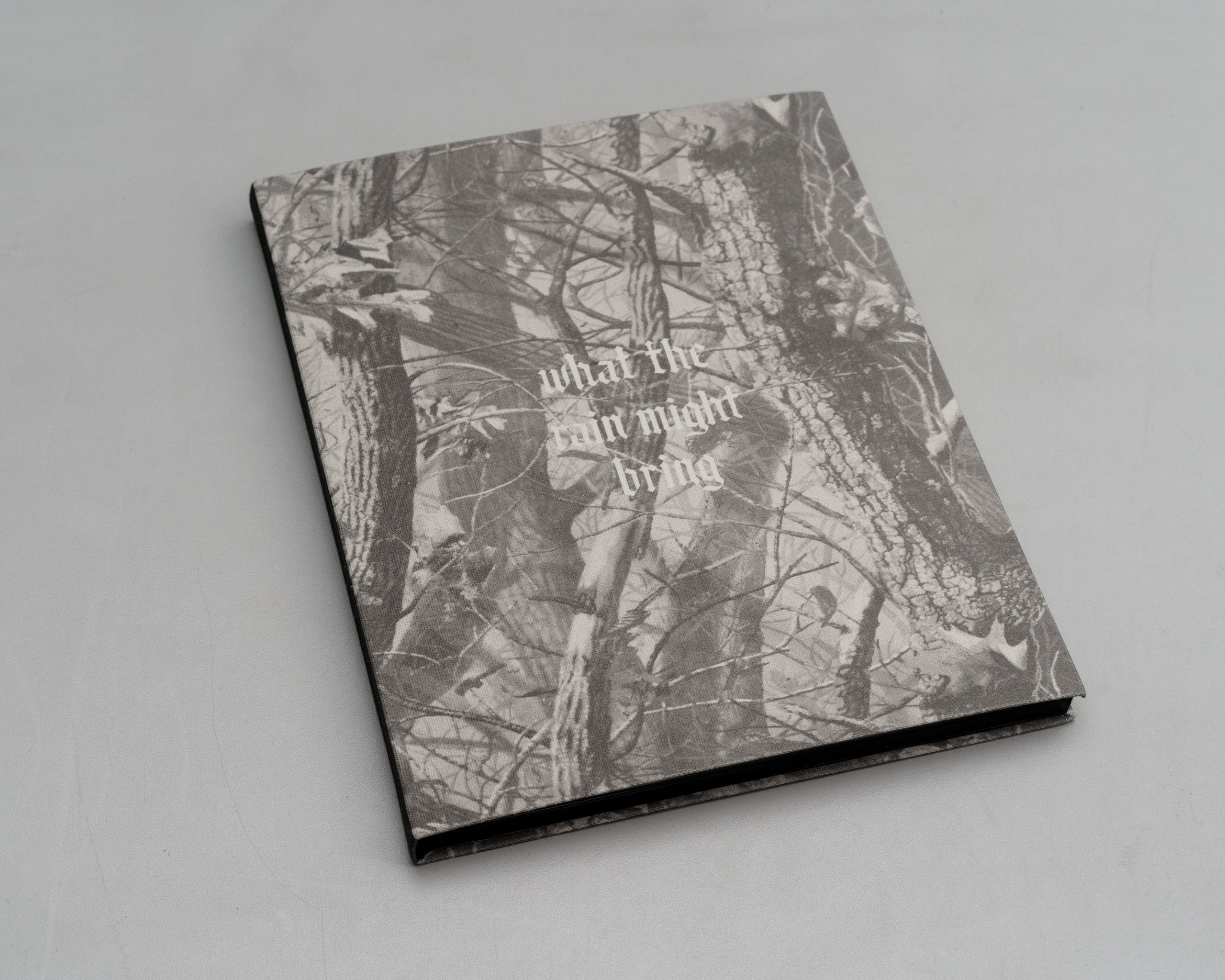 Фотокнижная библиотека Кати Селезнёвой. Фотограф и исследователь фотографии из Санкт-Петербурга Елизавета Веприцкая