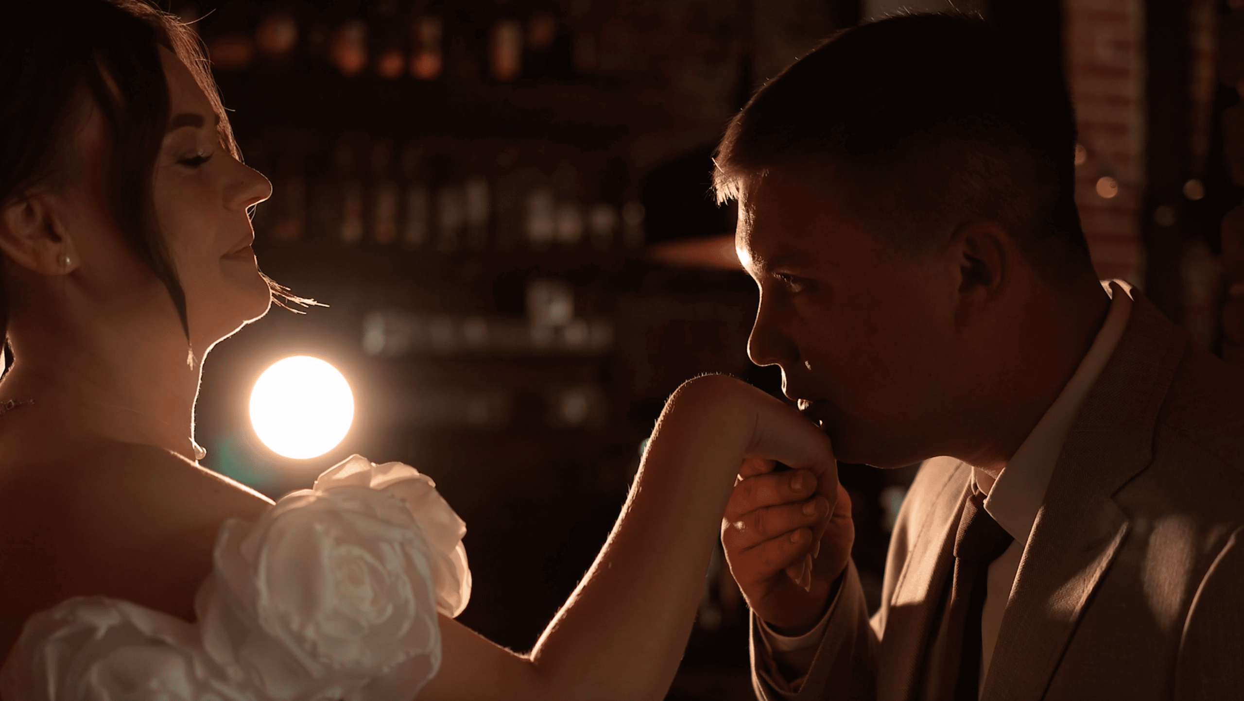 Молодая пара в TopWine