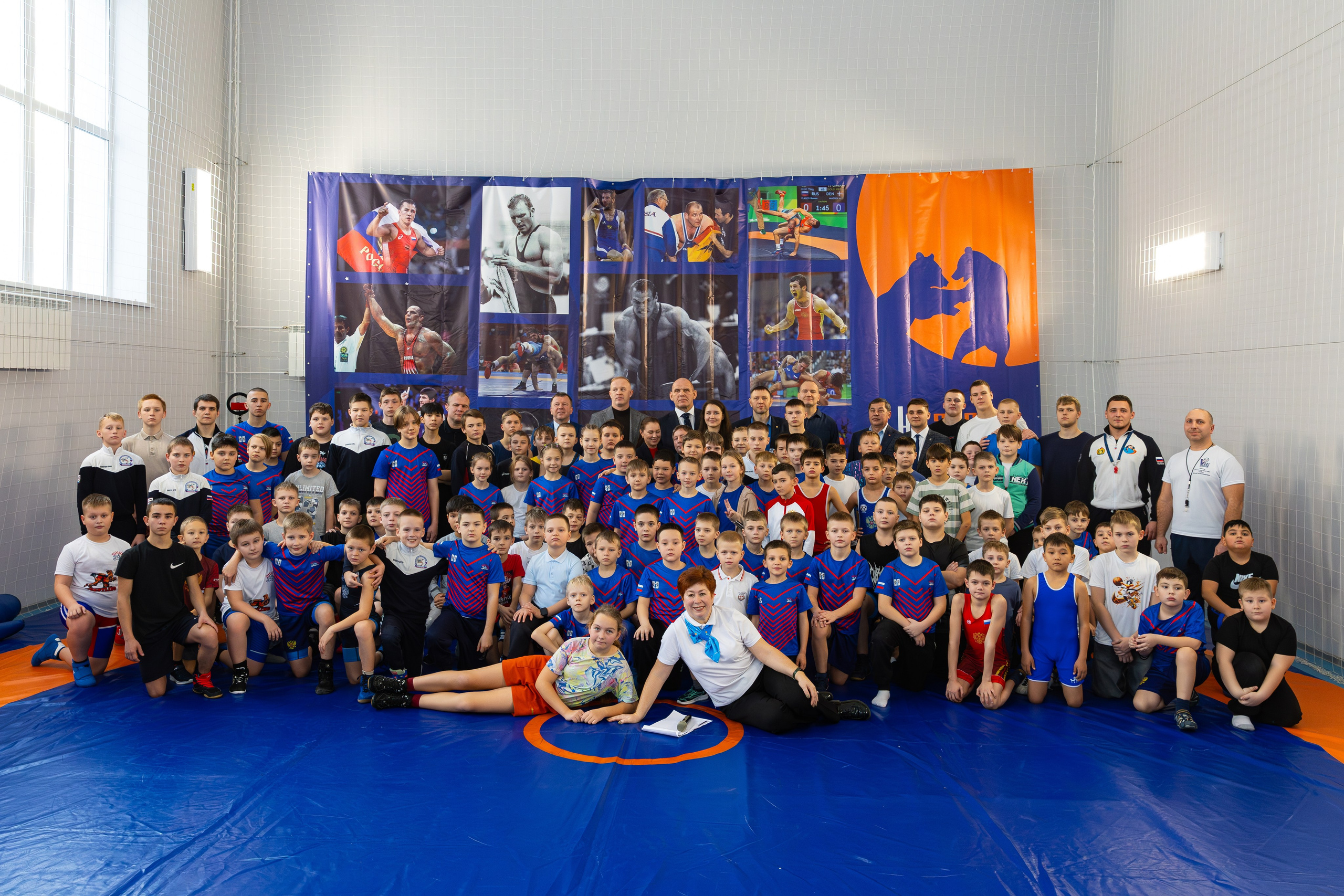 Открытия спортивного зала по вольной борьбе. В школе № 221. Фотограф Александр Поздняков  Новосибирск