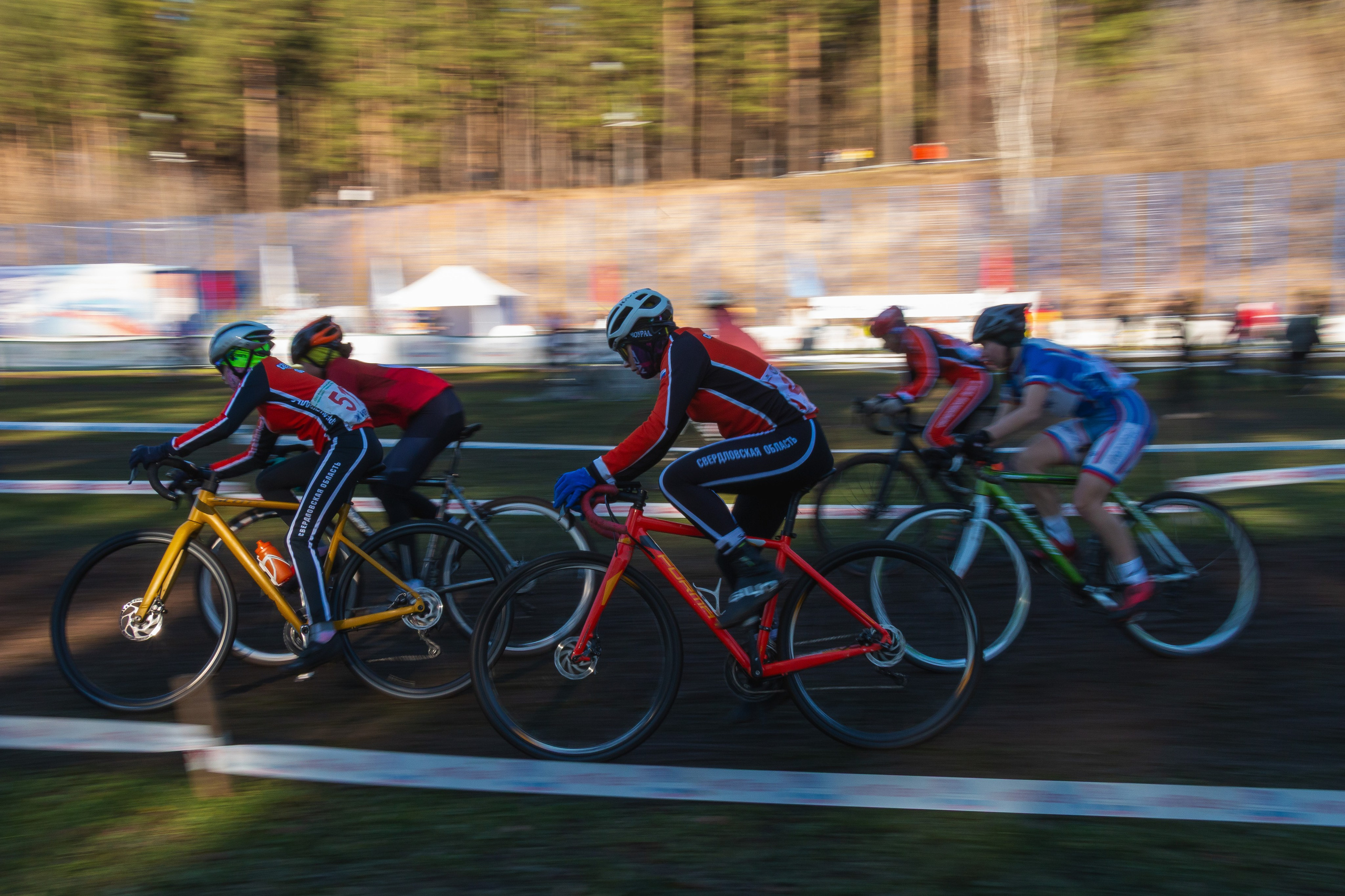 55-й Всероссийский велокросс на призы АО «ИРЗ». Олег Романов. Мастер фото по спорту
