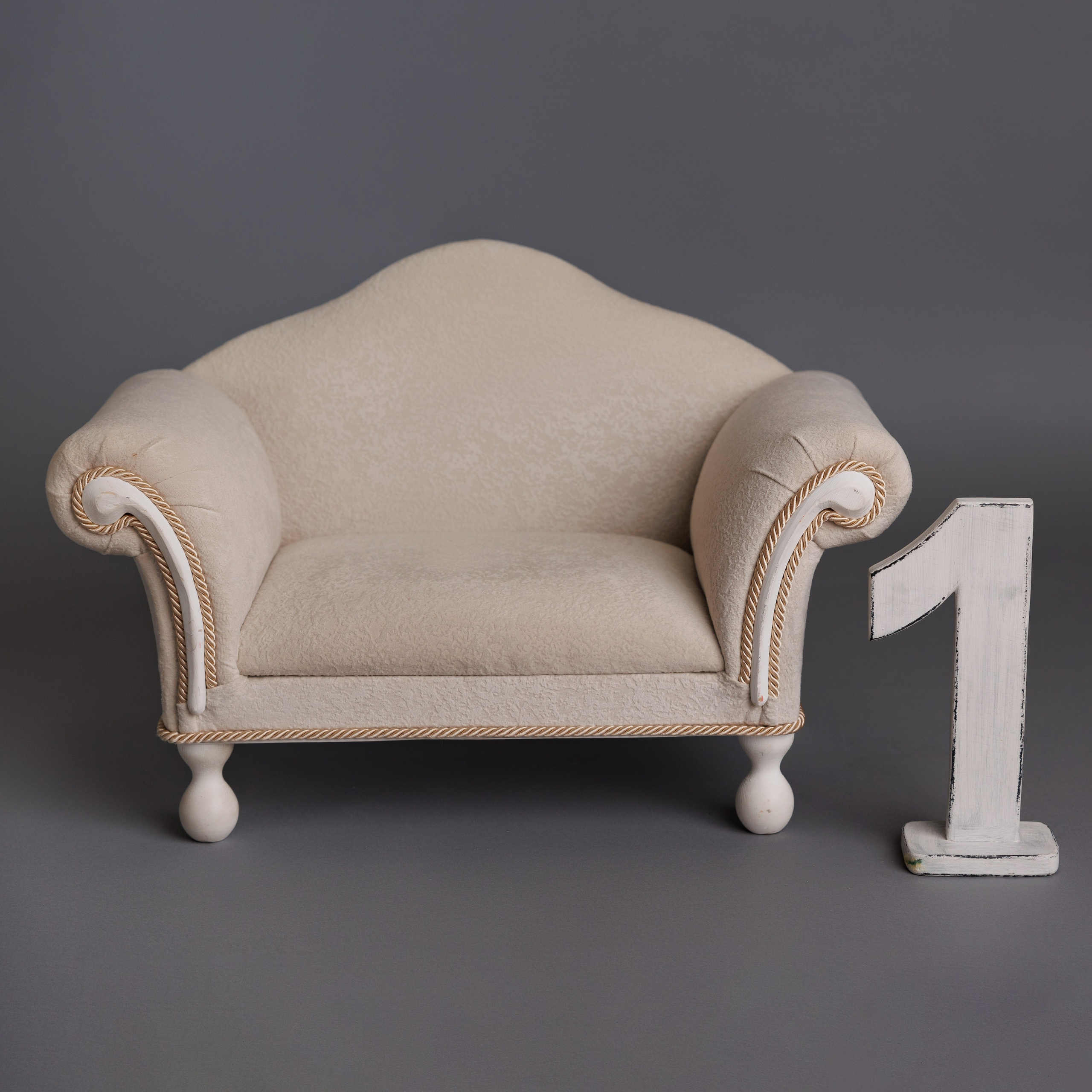 ДЕРЕВЯННЫЙ РЕКВИЗИТ. Фотостудия в Строгино